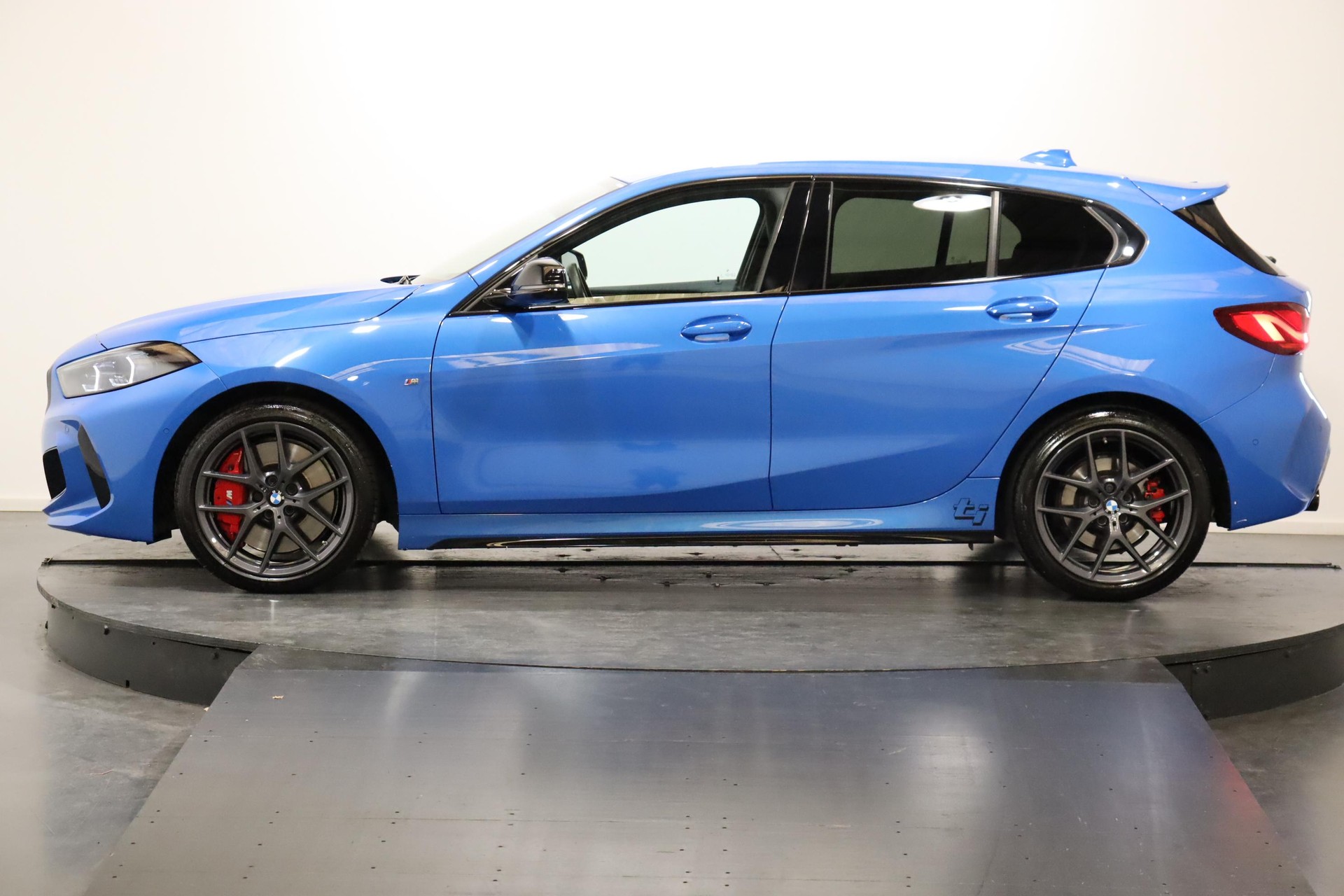 BMW 128ti-image-1