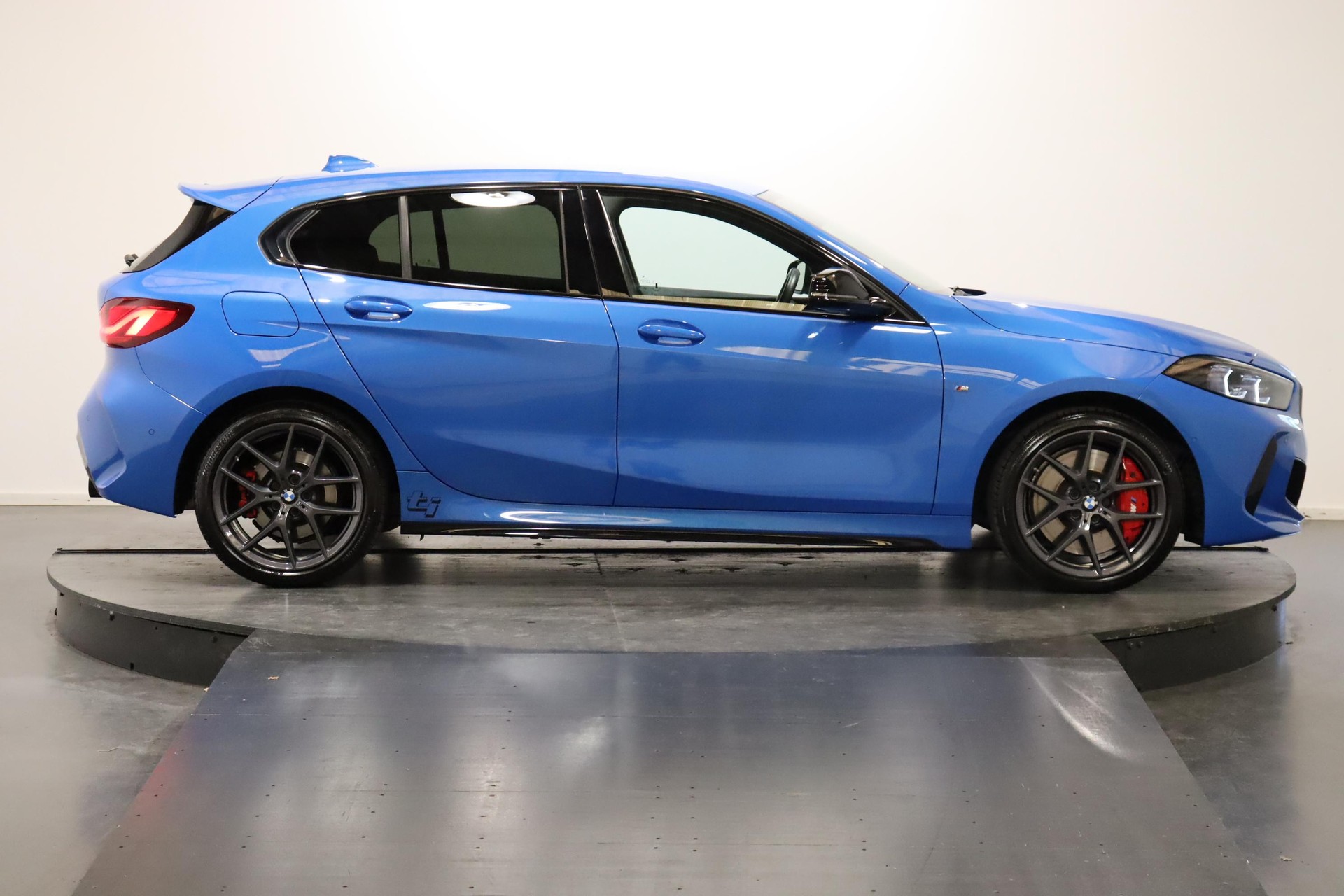 BMW 128ti-image-3