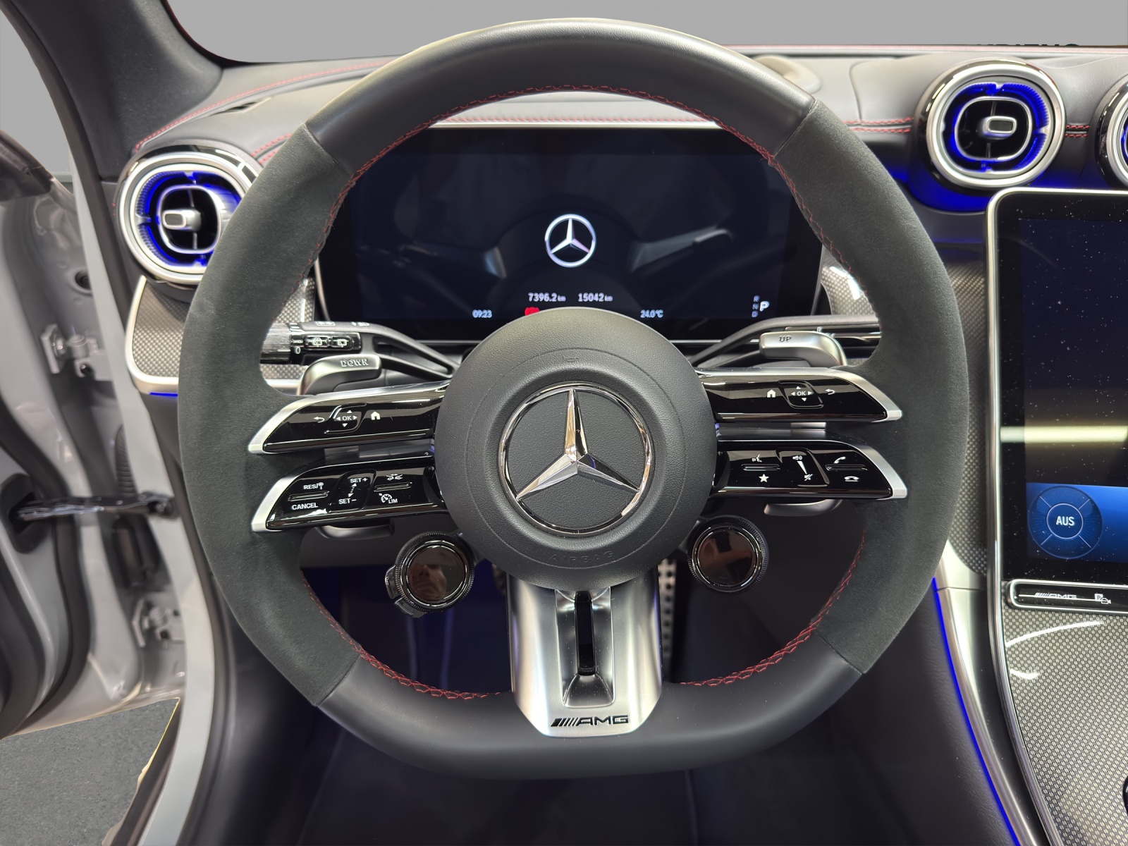 MERCEDES-BENZ GLC 43 4M - AMG / DISTRONIC / 360 Grad Kamera / DIGITAL Light / AHK-image-9