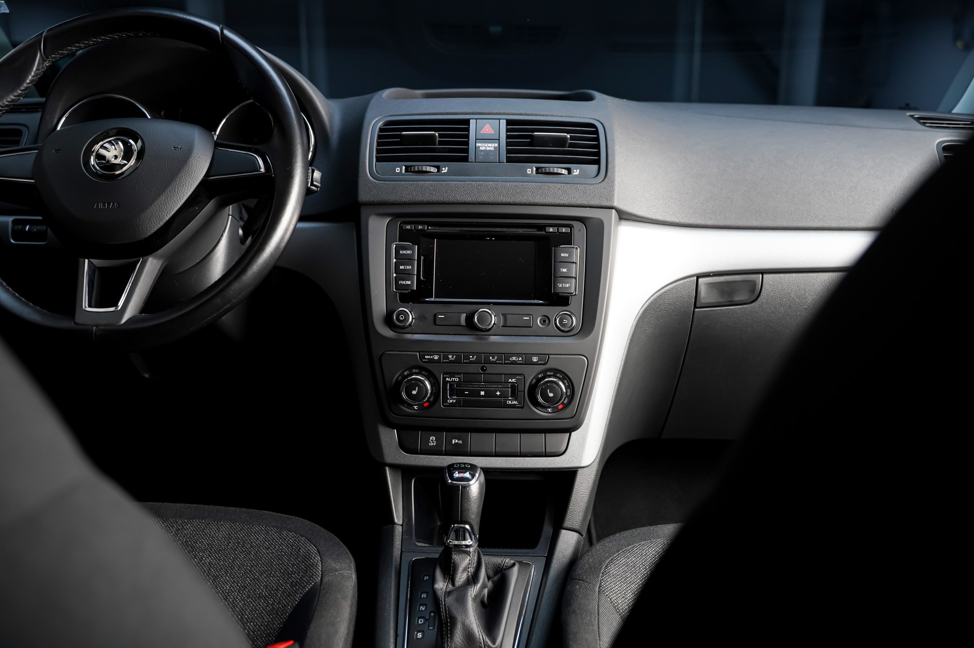SKODA Yeti 1.8 TSI Active 4x4 DSG-image-19