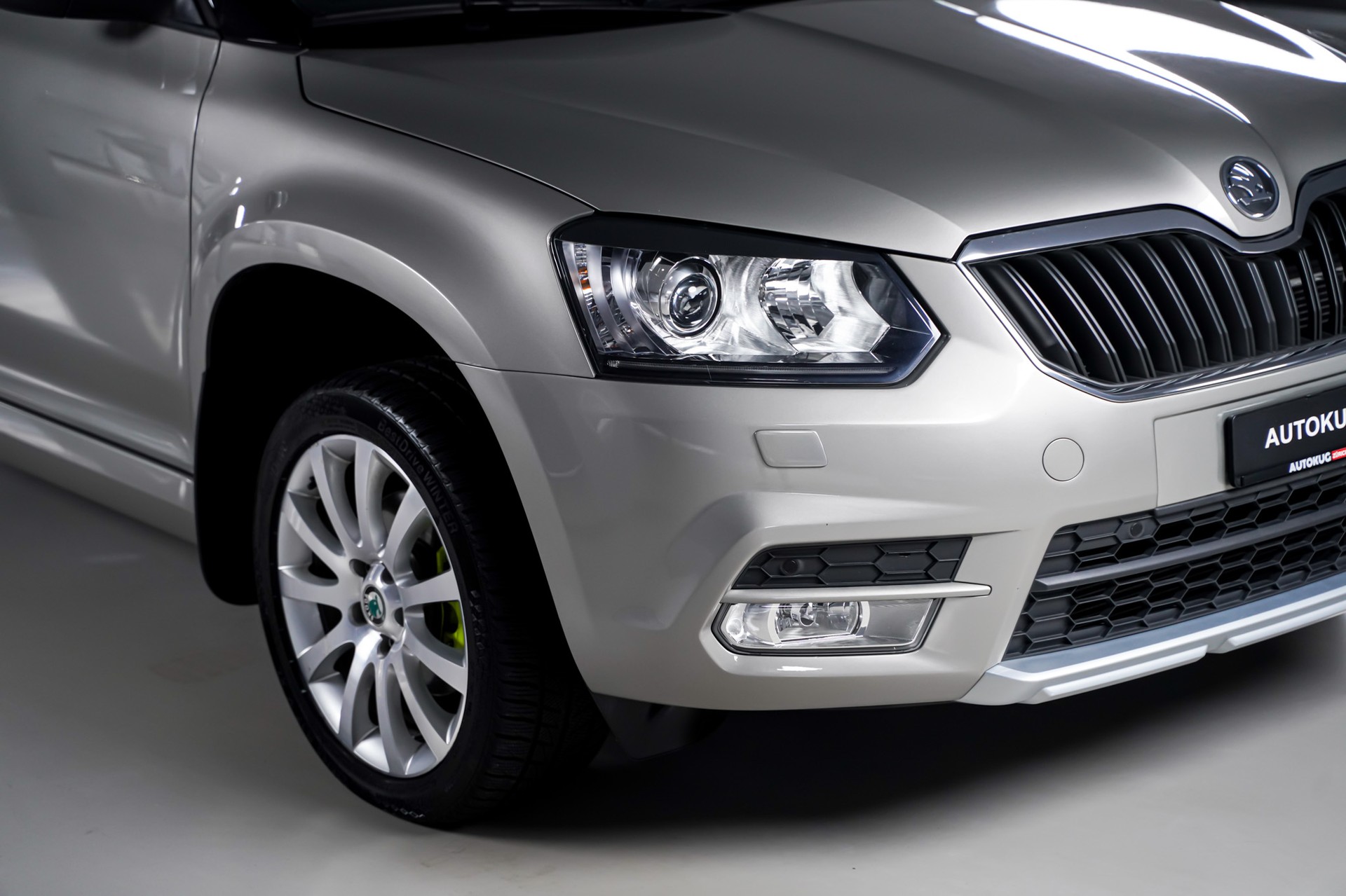 SKODA Yeti 1.8 TSI Active 4x4 DSG-showroom-element-3