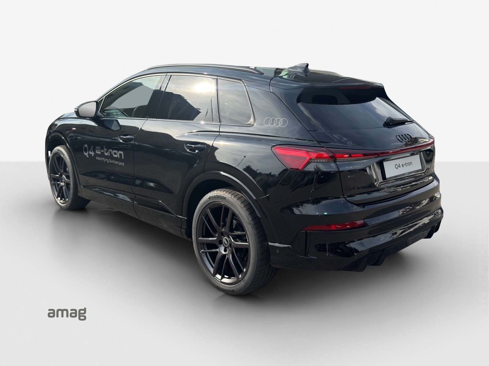 AUDI Q4 e-tron SUV quattro performance-image-2