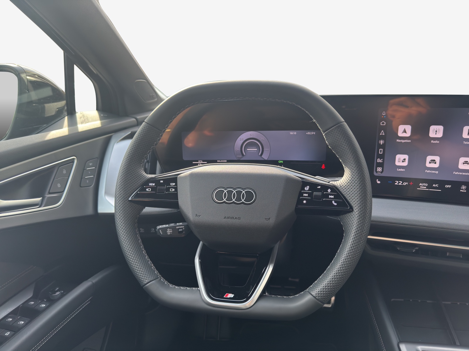 AUDI Q4 e-tron SUV quattro performance-image-9