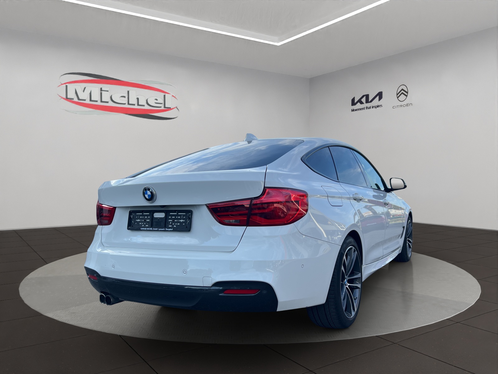 BMW 330i xDrive Gran Turismo / Top ausgestattet mit Pack M Sport / Pack Comfort / Pack Sicherheit / inkl. Winterräder Alu-image-4
