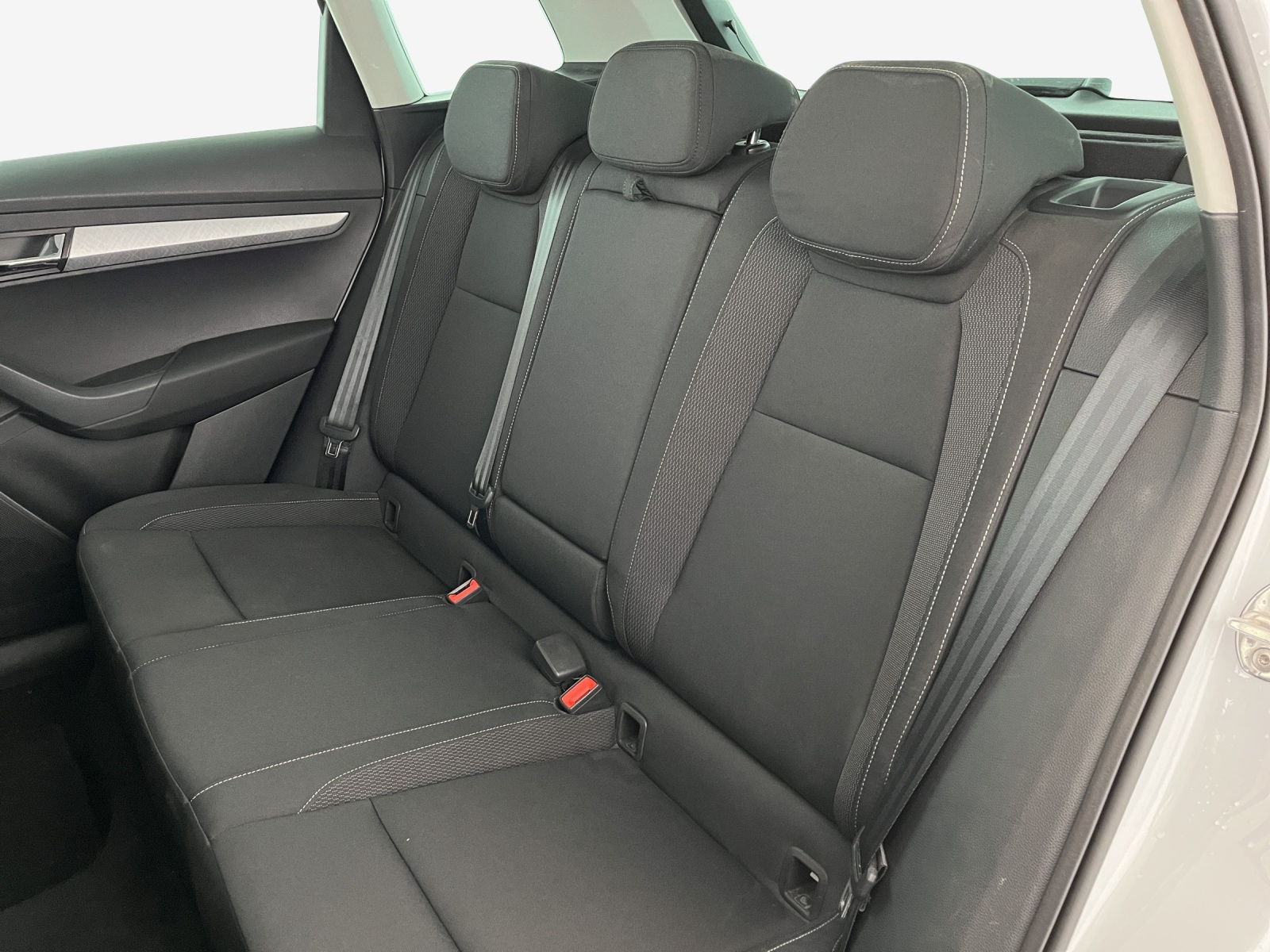 SKODA Karoq 2.0 TDI CR Selection 4x4 DSG-image-11