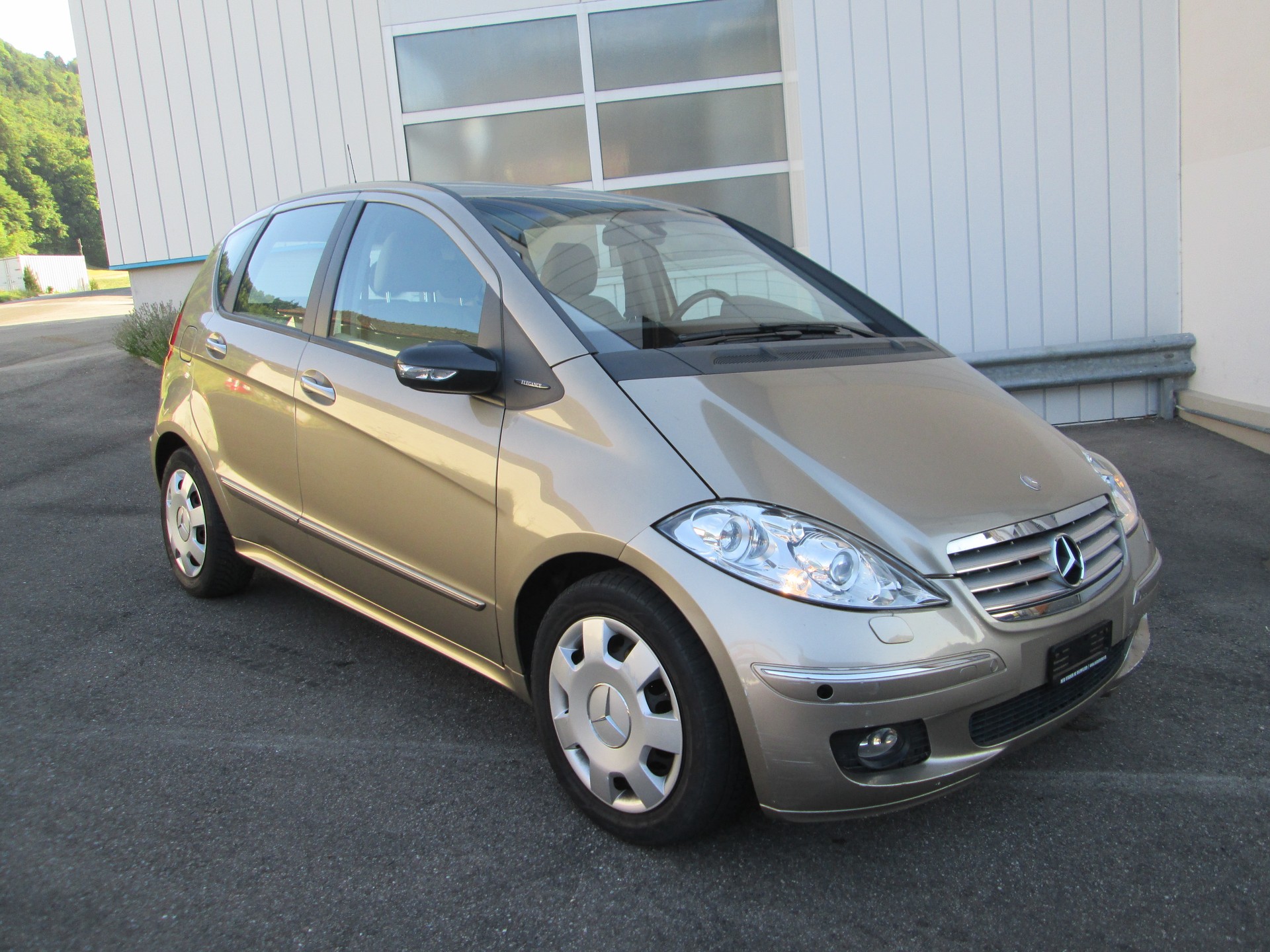 MERCEDES-BENZ A 200 Avantgarde-image-2