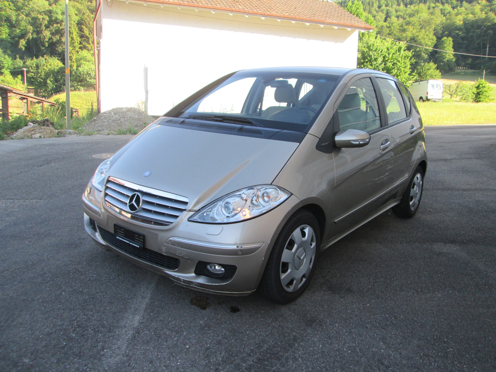 MERCEDES-BENZ A 200 Avantgarde-image-0