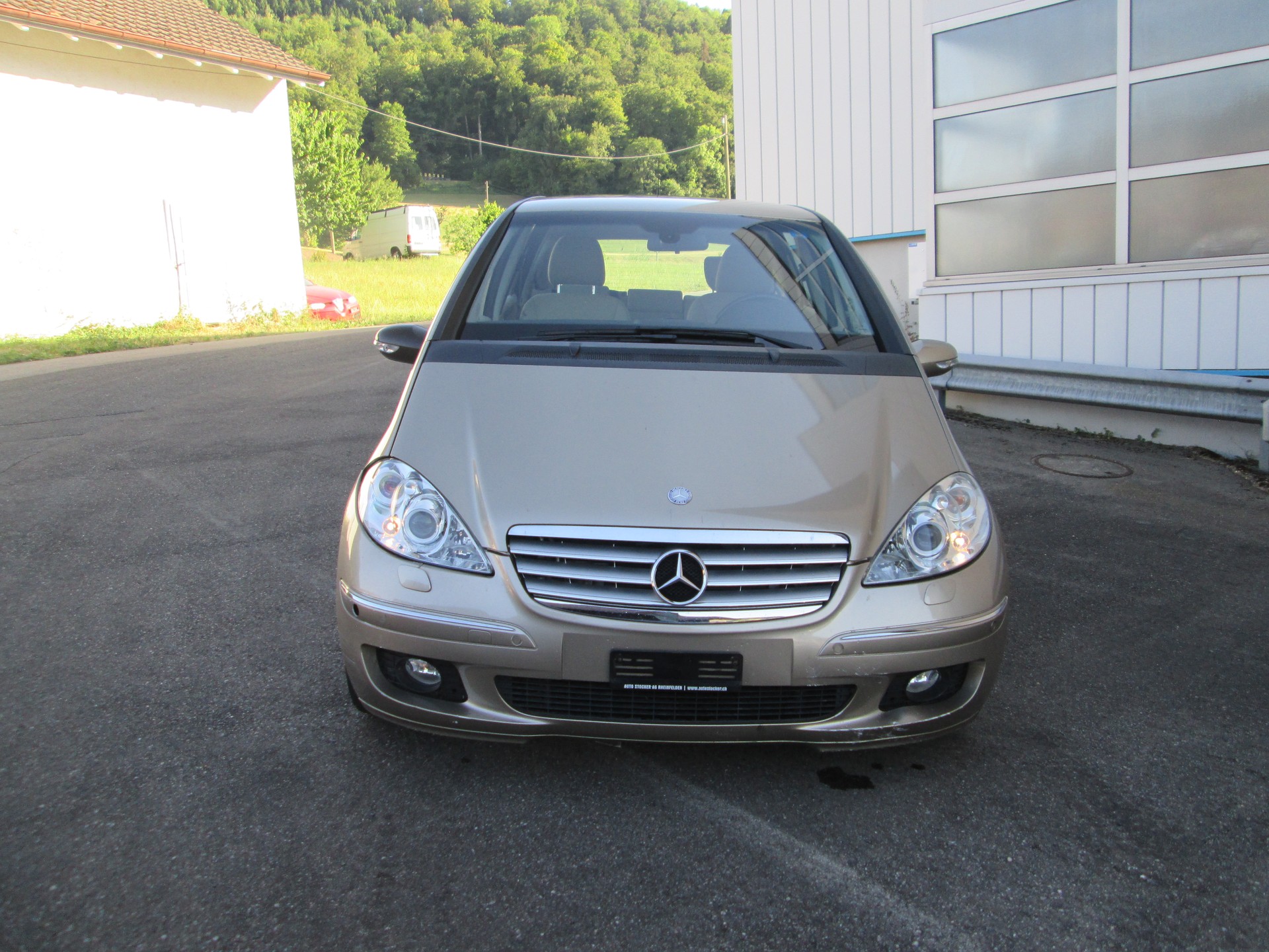 MERCEDES-BENZ A 200 Avantgarde-image-1