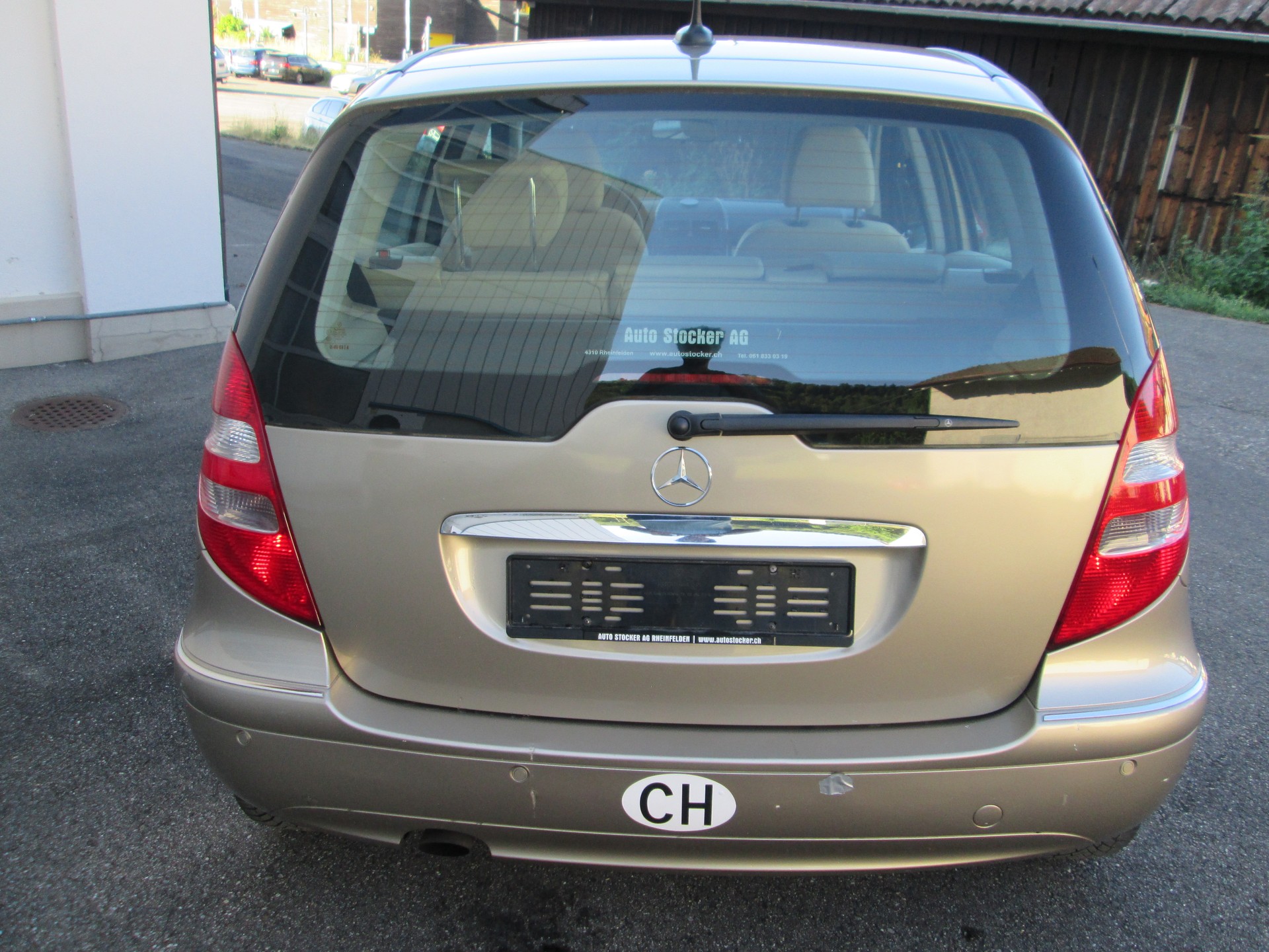 MERCEDES-BENZ A 200 Avantgarde-image-5