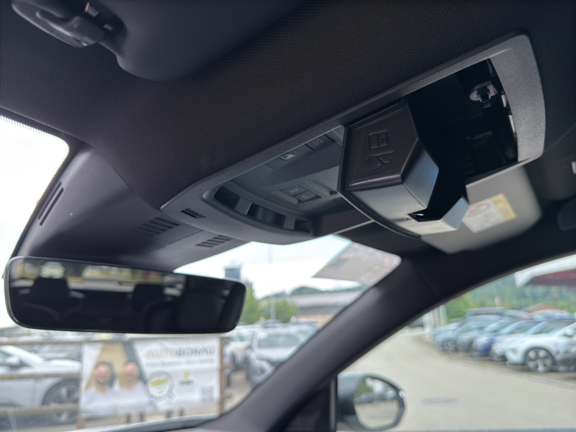 PEUGEOT 5008 1.2 Hybrid e-DCS6 GT 7 Plätzer-image-41