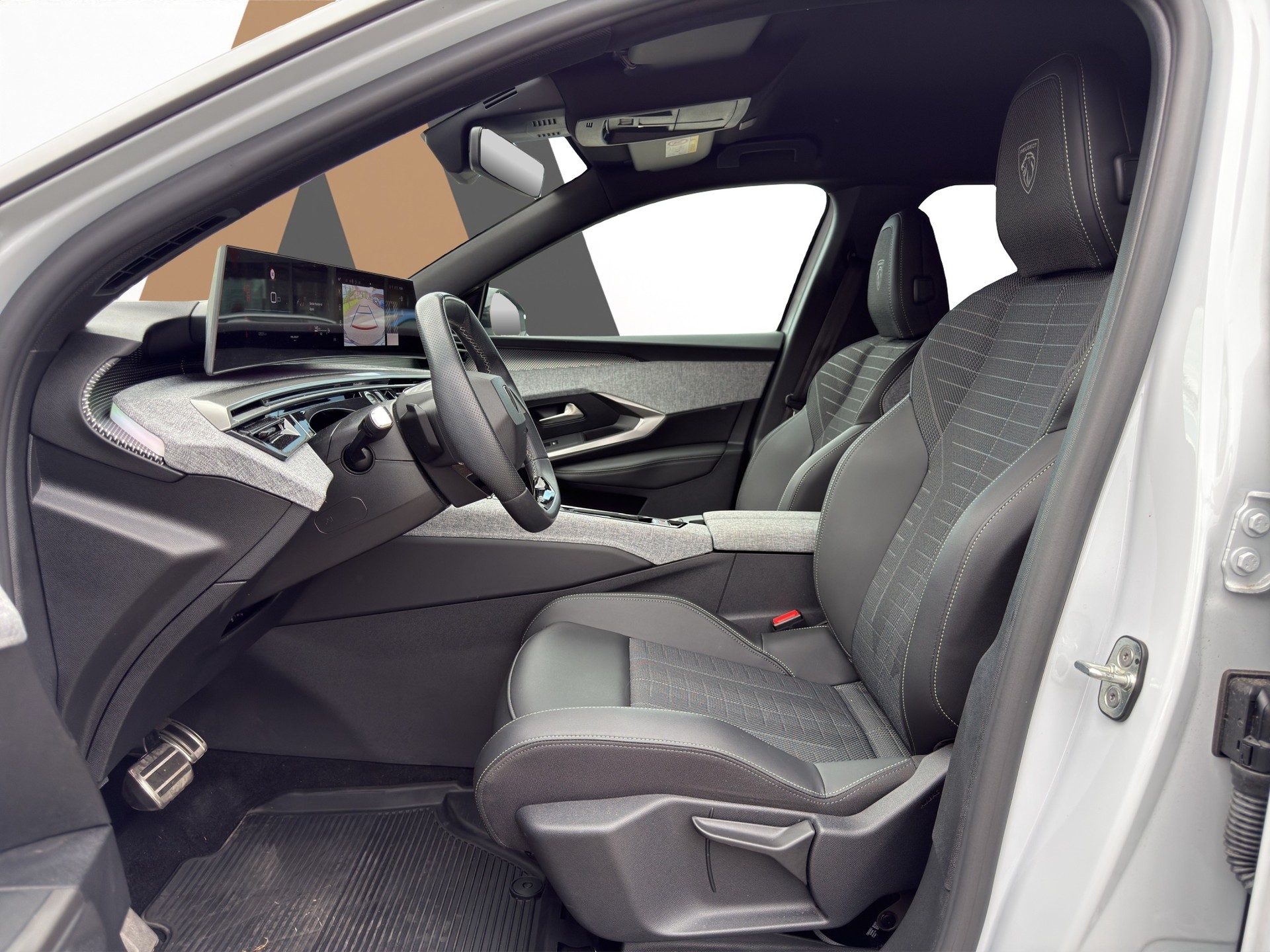 PEUGEOT 5008 1.2 Hybrid e-DCS6 GT 7 Plätzer-image-8