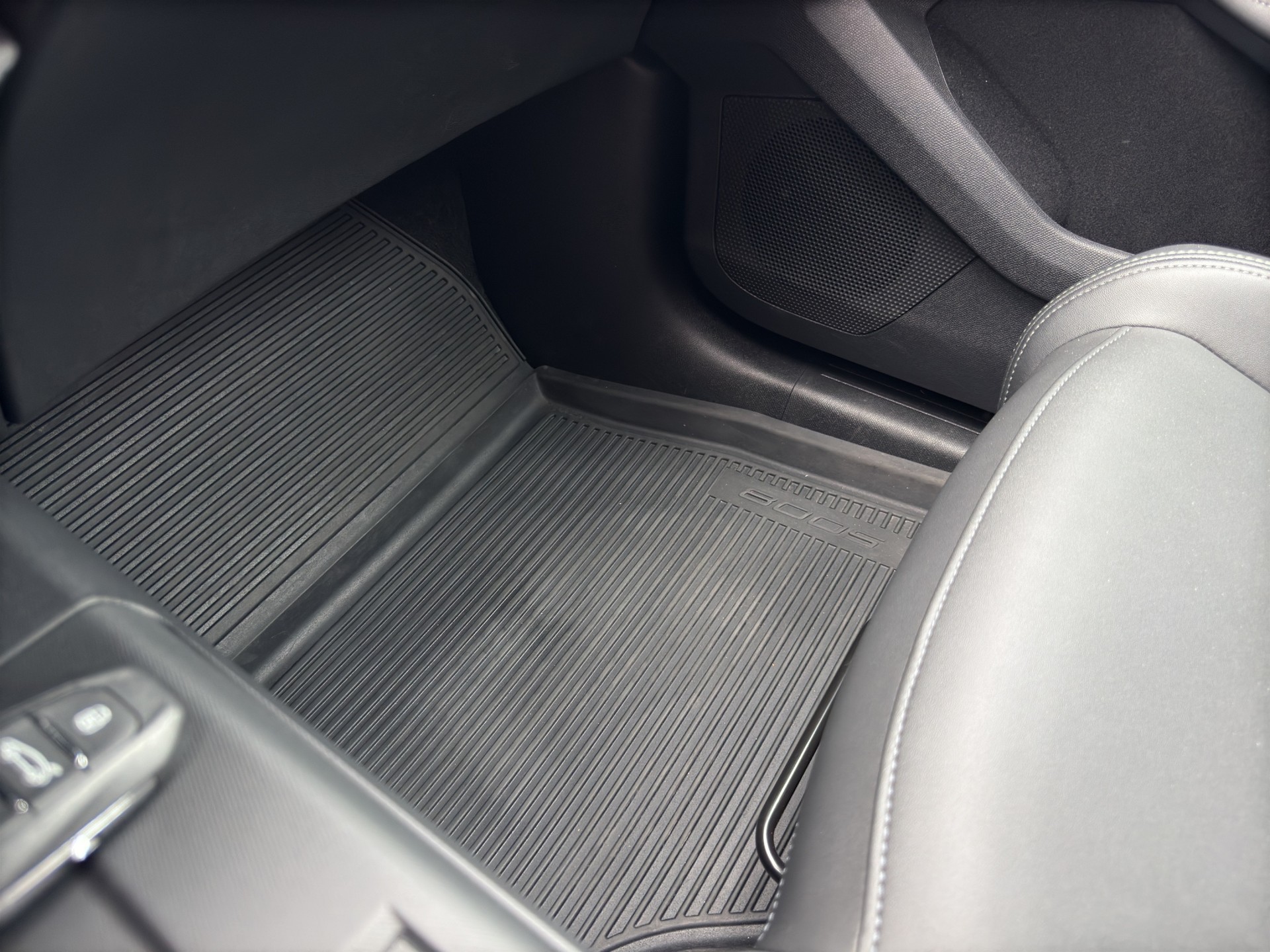 PEUGEOT 5008 1.2 Hybrid e-DCS6 GT 7 Plätzer-image-35
