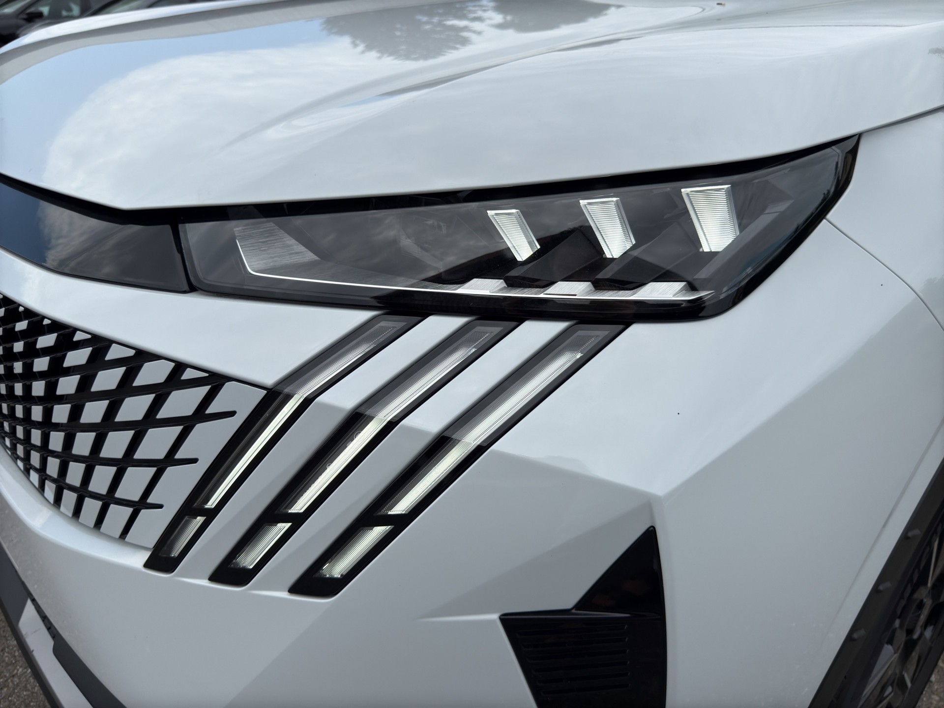 PEUGEOT 5008 1.2 Hybrid e-DCS6 GT 7 Plätzer-image-47