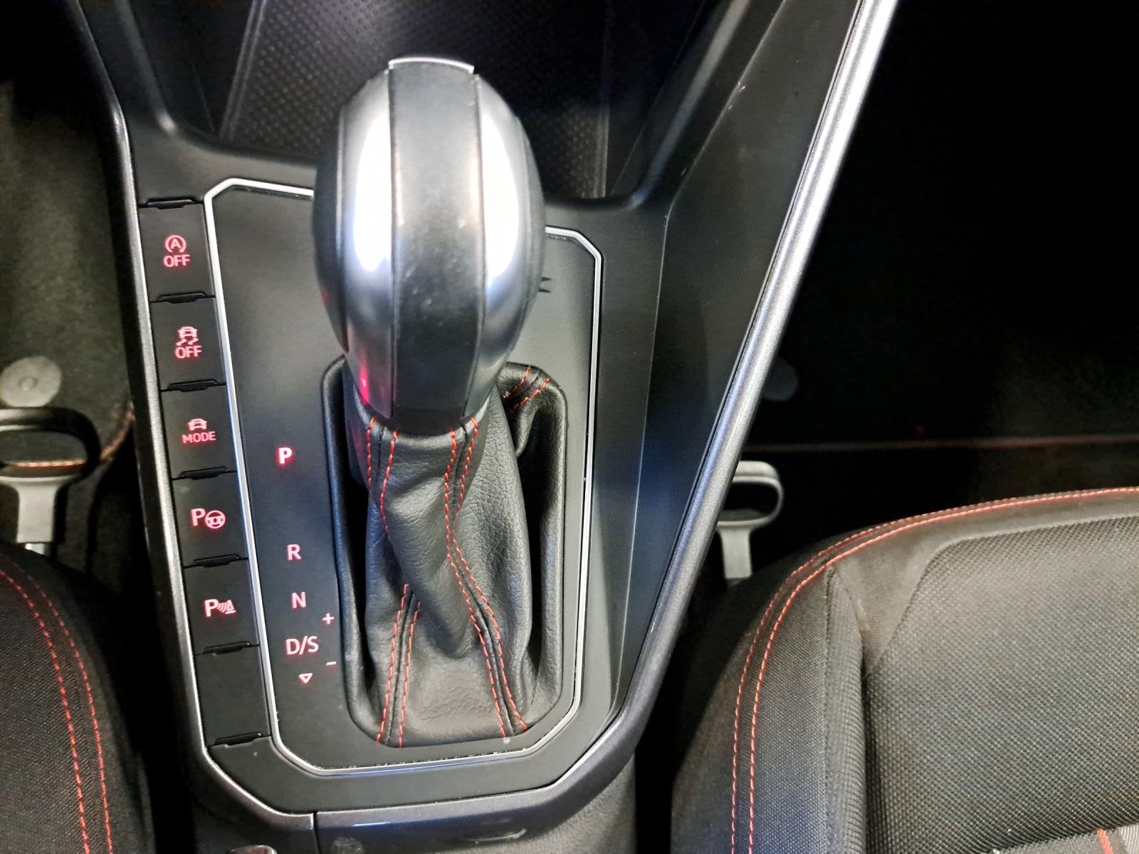 VW Polo 2.0 TSI GTI-image-12