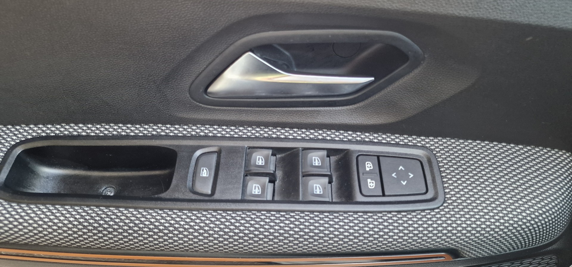 DACIA Sandero Stepway TCe 90 Comfort, 1 J. Garantie-image-8