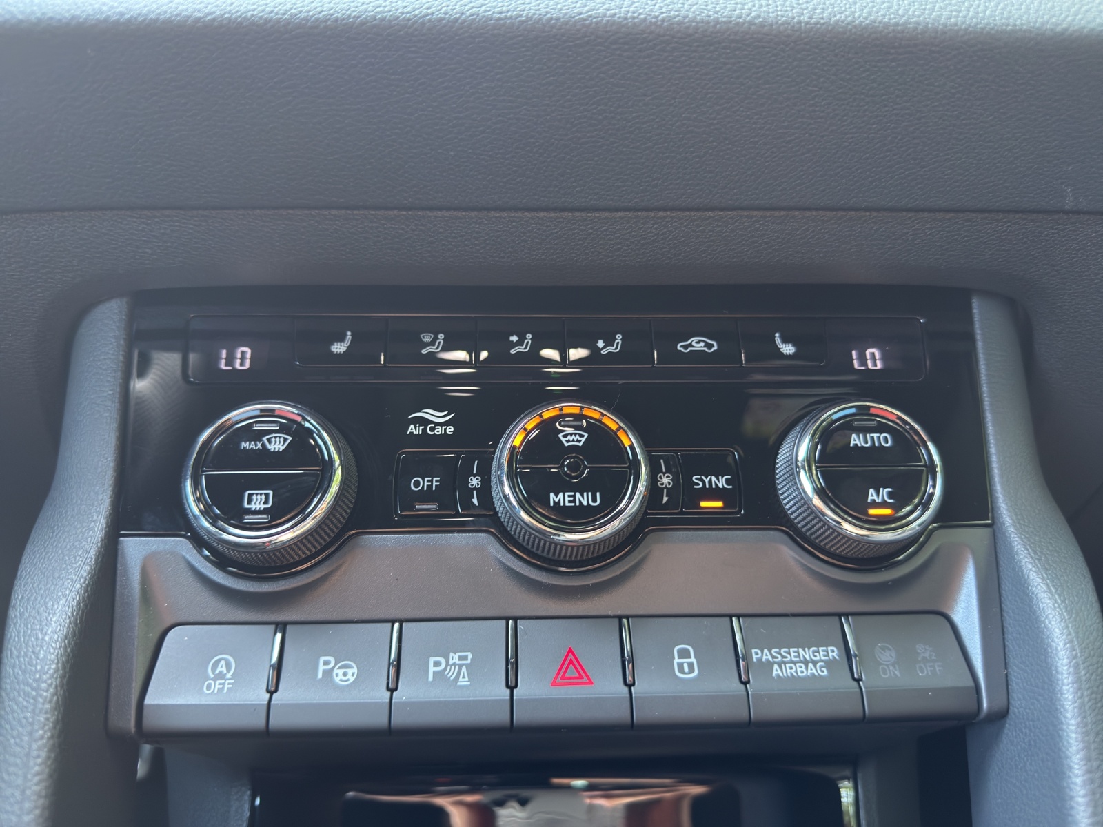 SKODA Karoq 2.0 TSI SportLine 4x4 DSG-image-15