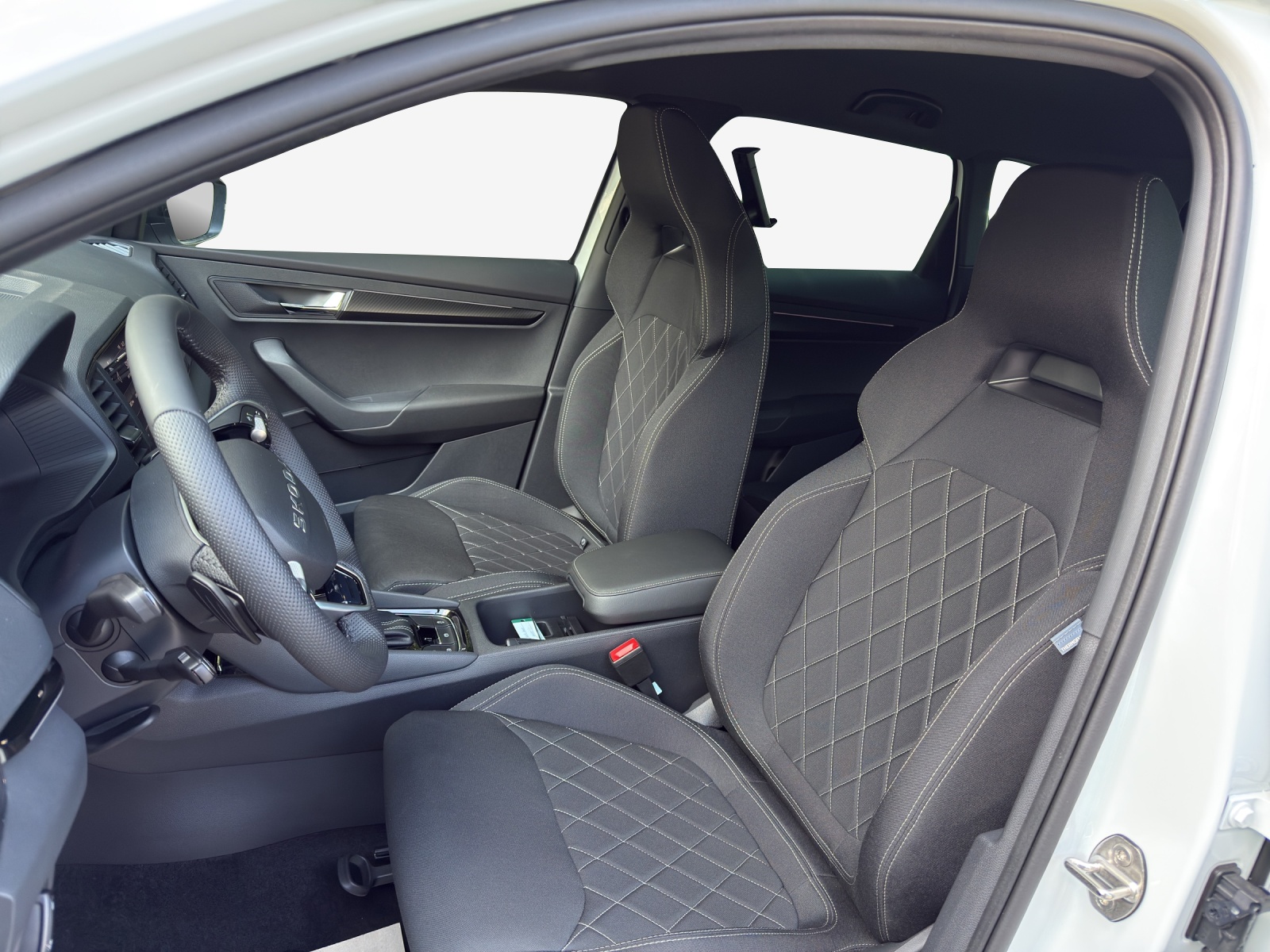 SKODA Karoq 2.0 TSI SportLine 4x4 DSG-image-7
