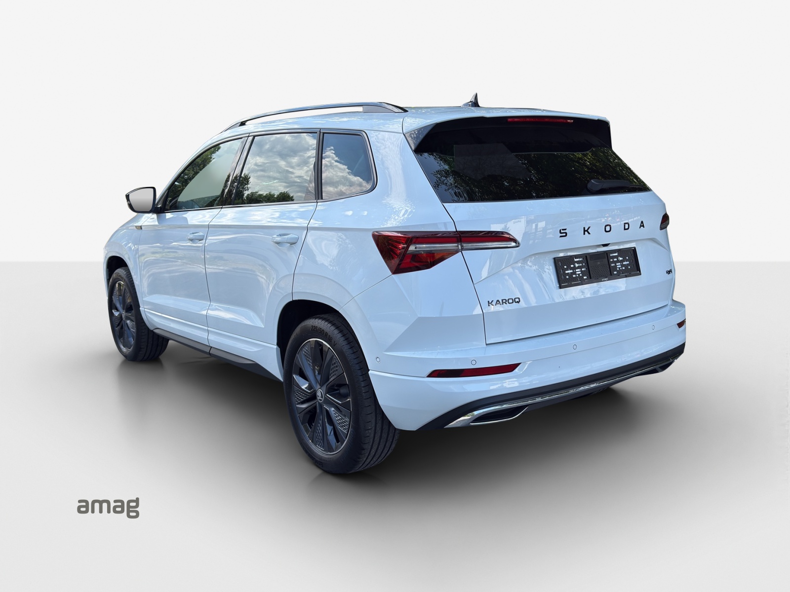 SKODA Karoq 2.0 TSI SportLine 4x4 DSG-image-2