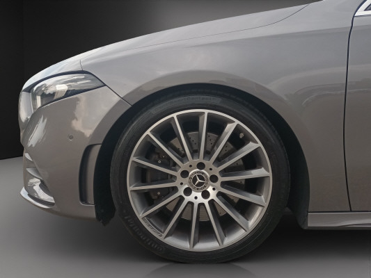 MERCEDES-BENZ A 250 AMG Line-image-5