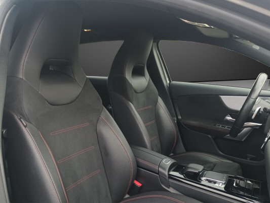 MERCEDES-BENZ A 250 AMG Line-image-7