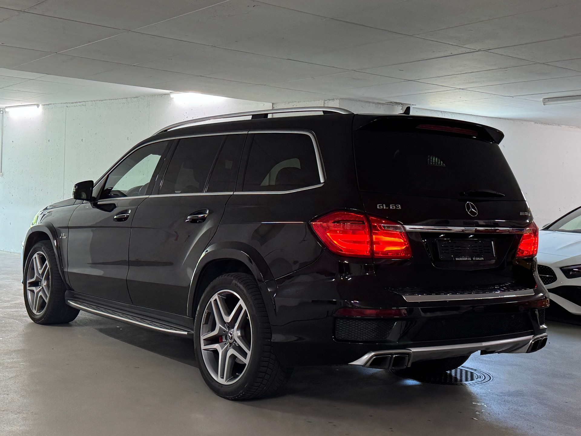 MERCEDES-BENZ GL 63 AMG 4Matic Speedshift Plus 7G-Tronic-image-4