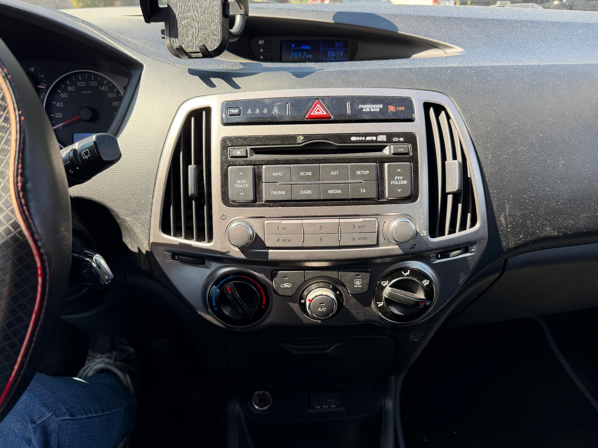 HYUNDAI i20 1.2 Comfort-image-7