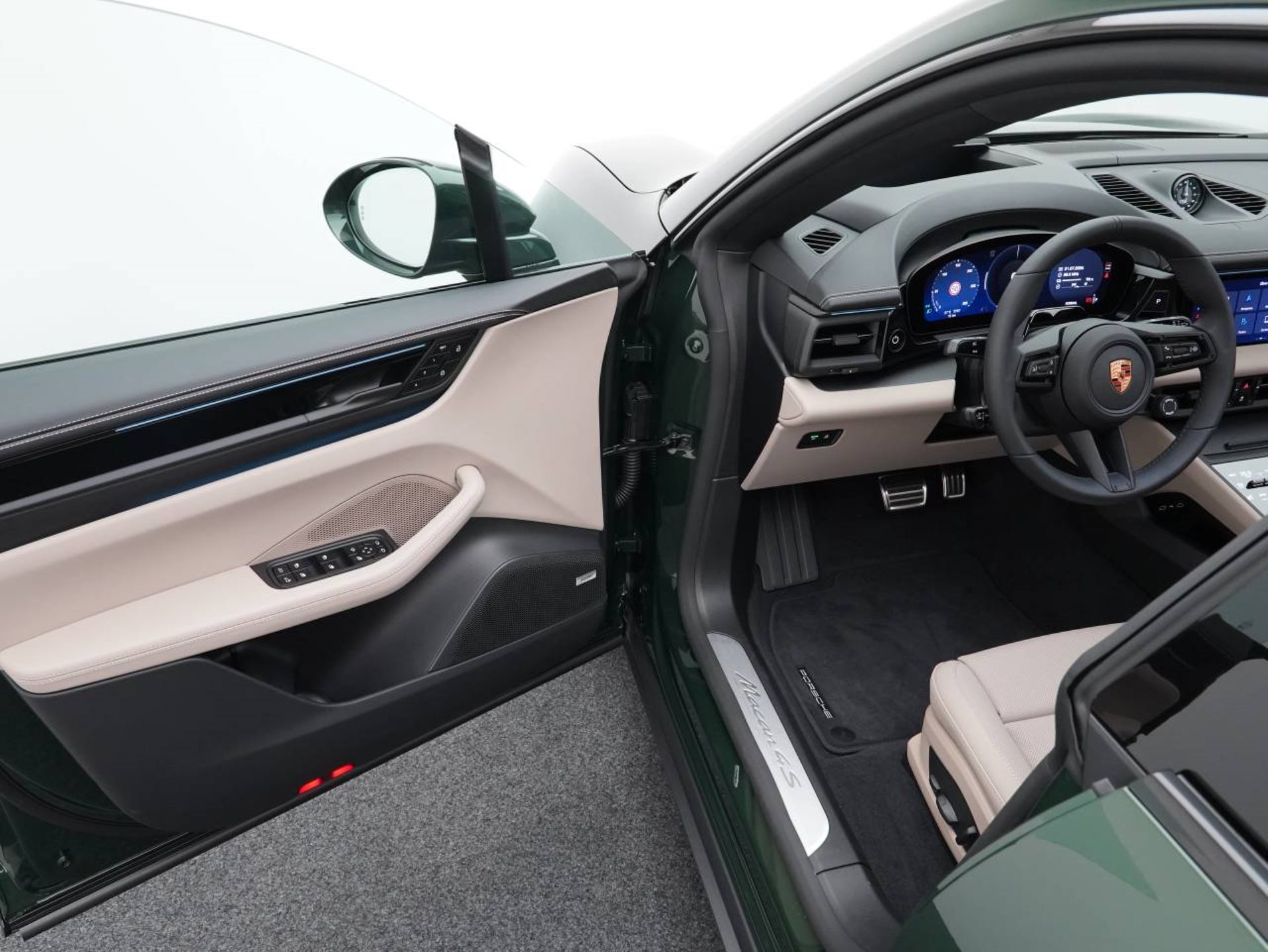 PORSCHE Macan 4S-image-3