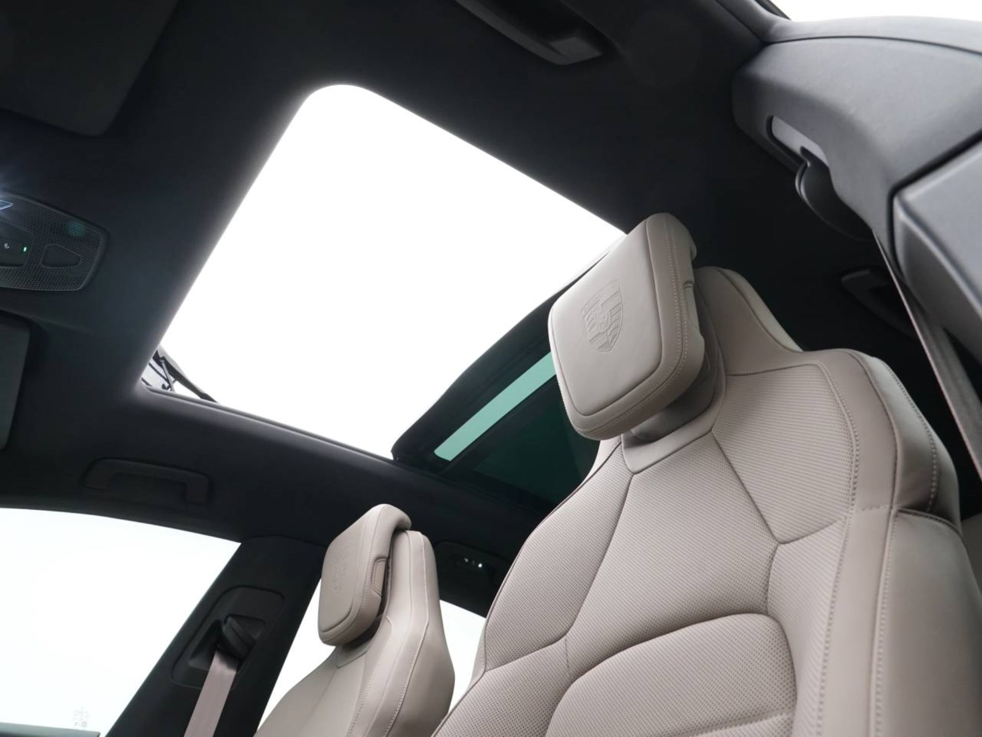 PORSCHE Macan 4S-image-31