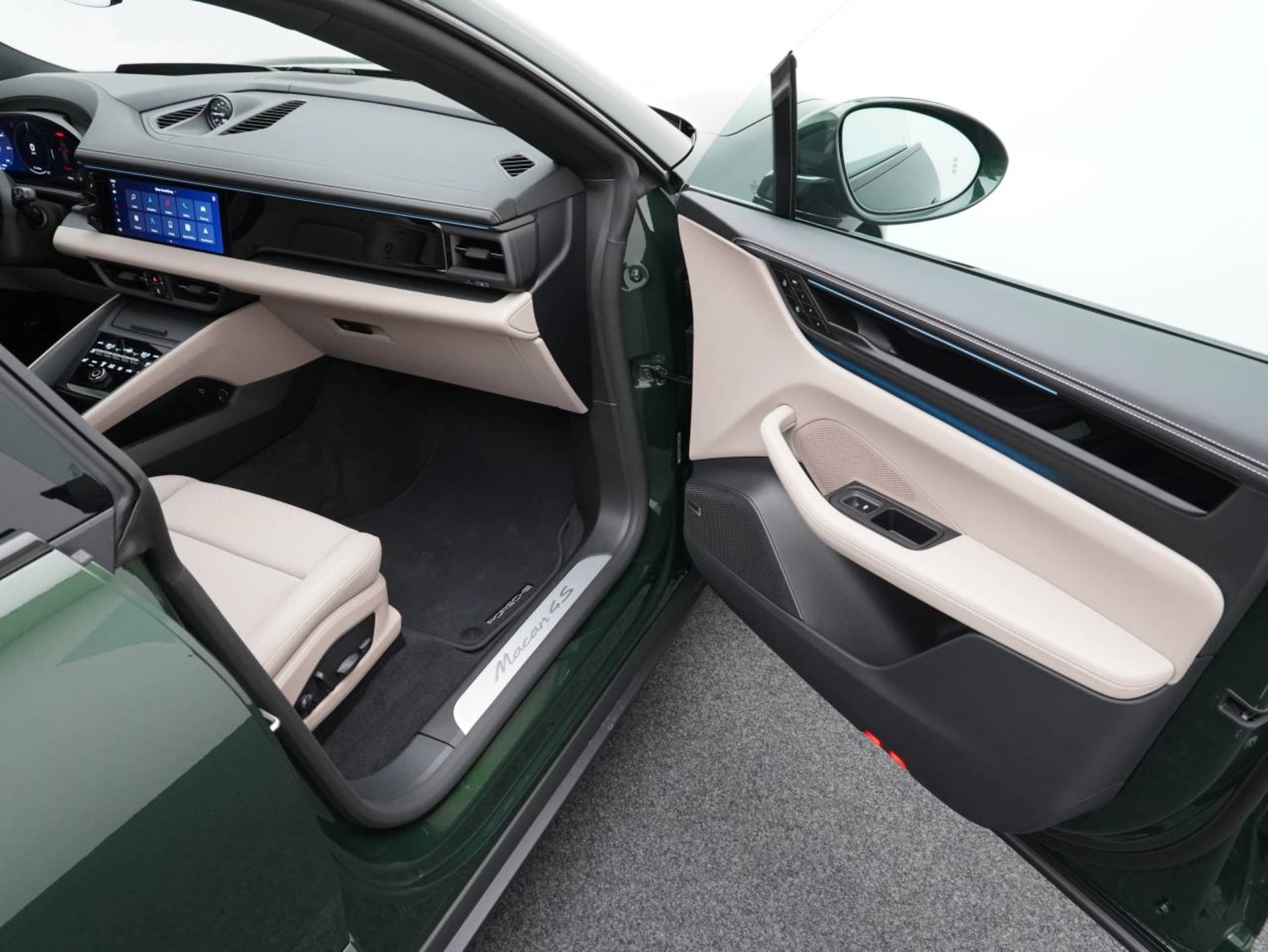 PORSCHE Macan 4S-image-21
