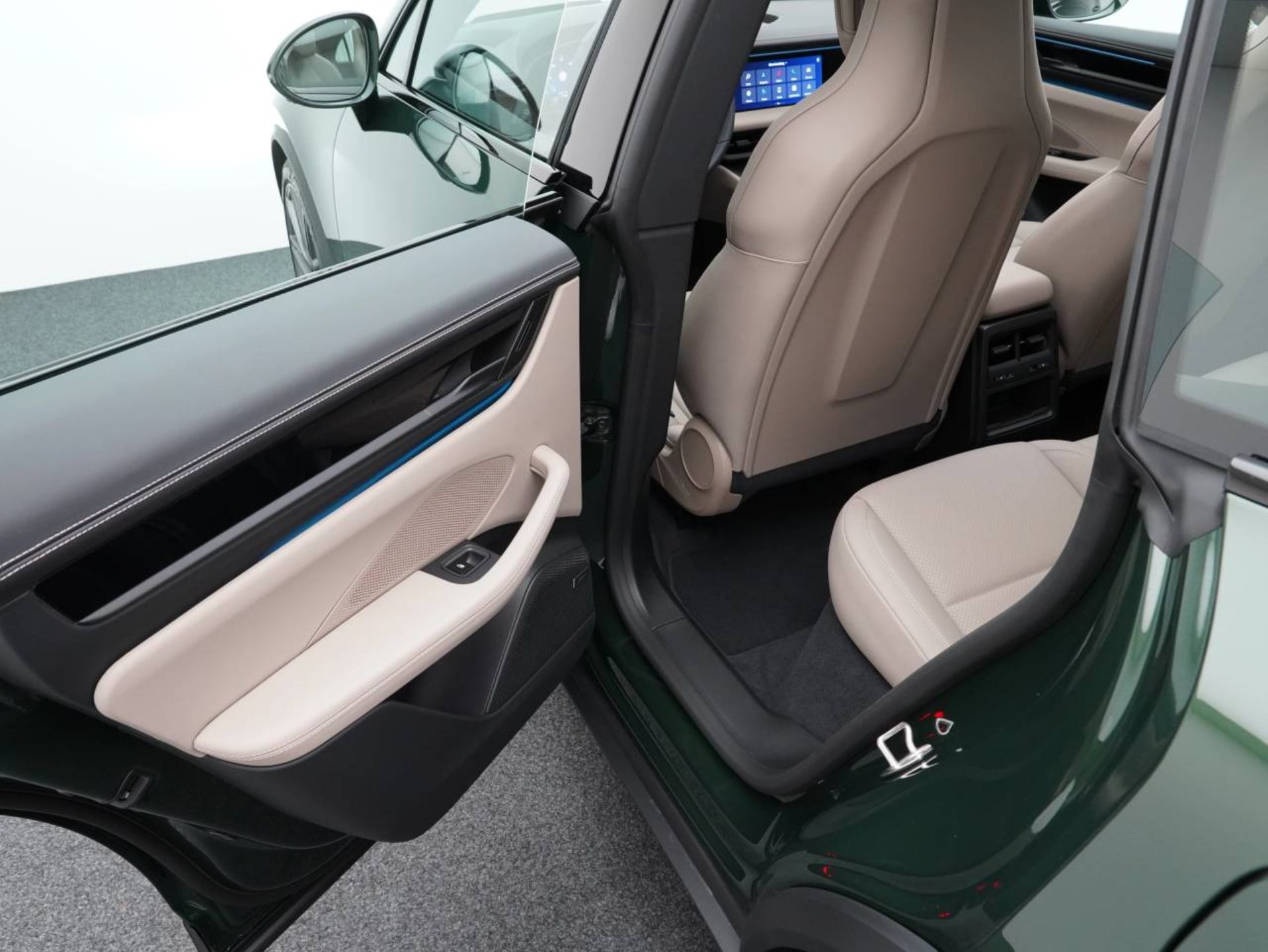 PORSCHE Macan 4S-image-25