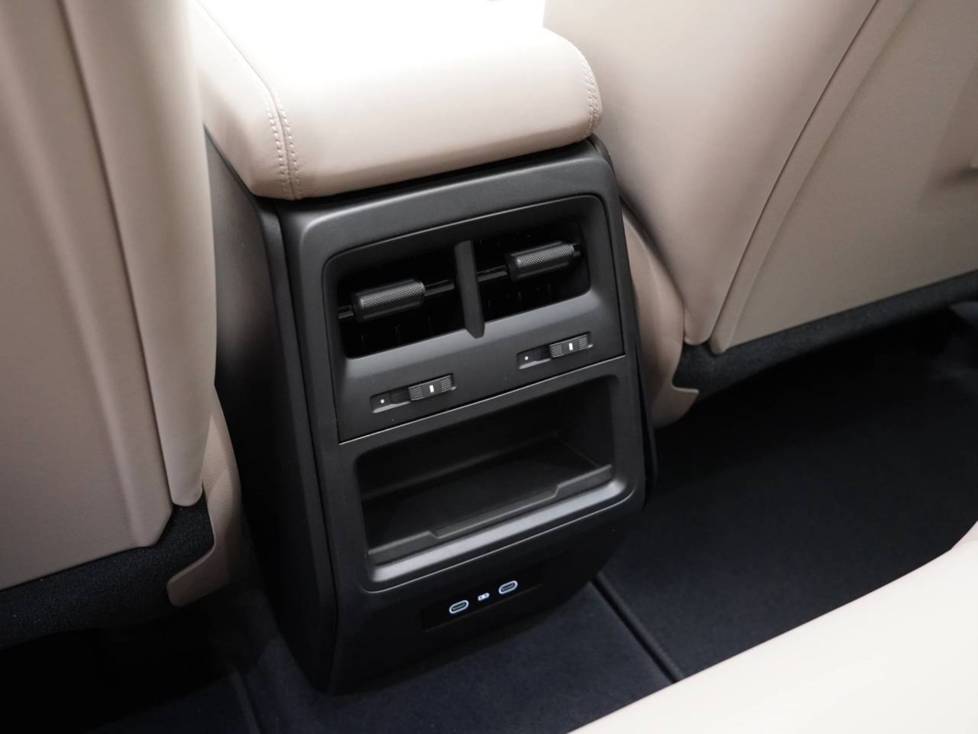 PORSCHE Macan 4S-image-27