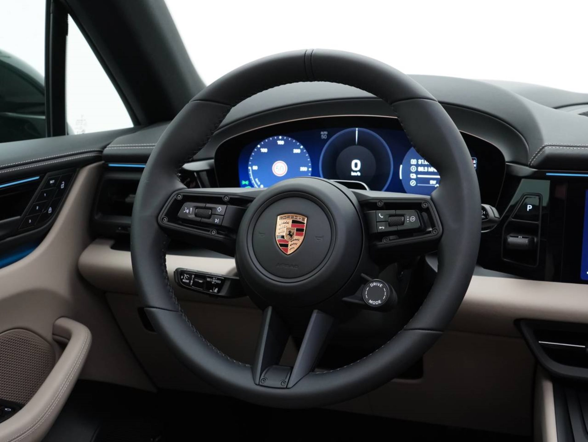 PORSCHE Macan 4S-image-14
