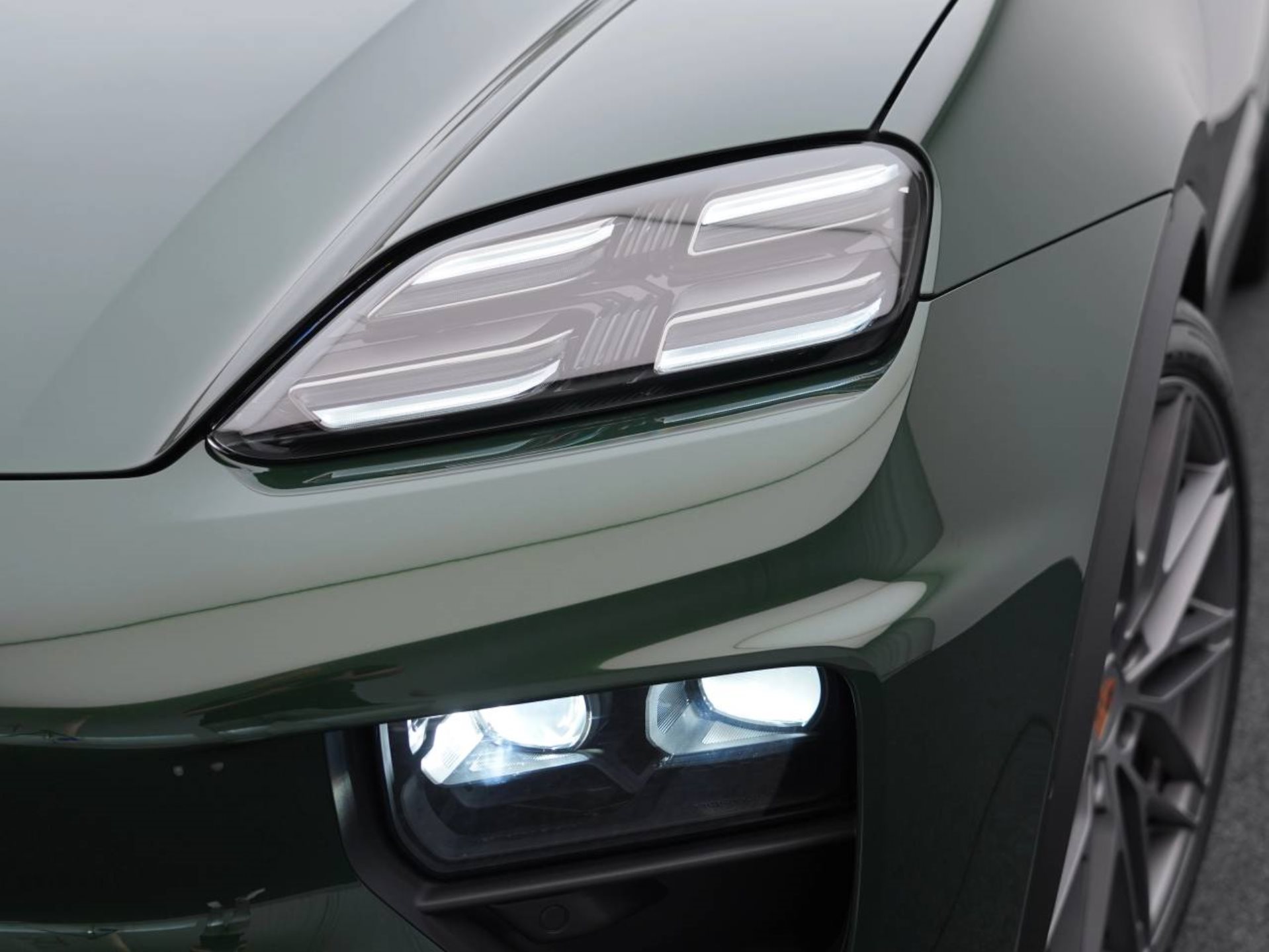 PORSCHE Macan 4S-image-12