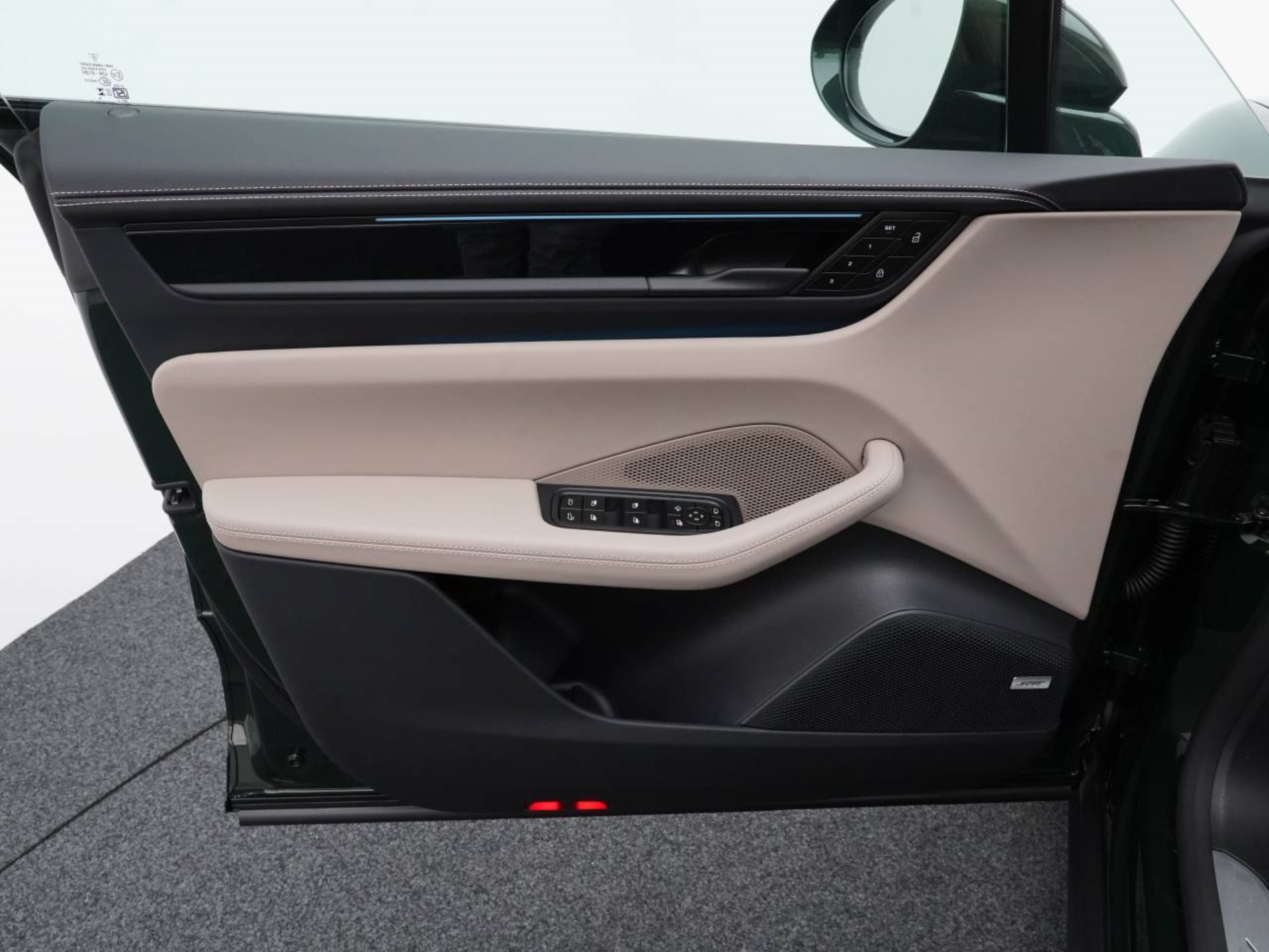 PORSCHE Macan 4S-image-18