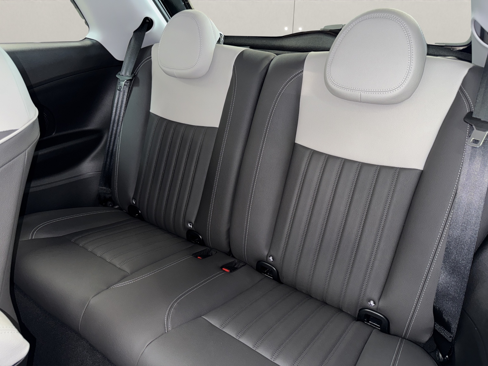 FIAT 500 1.0 Hybrid La Prima-image-14