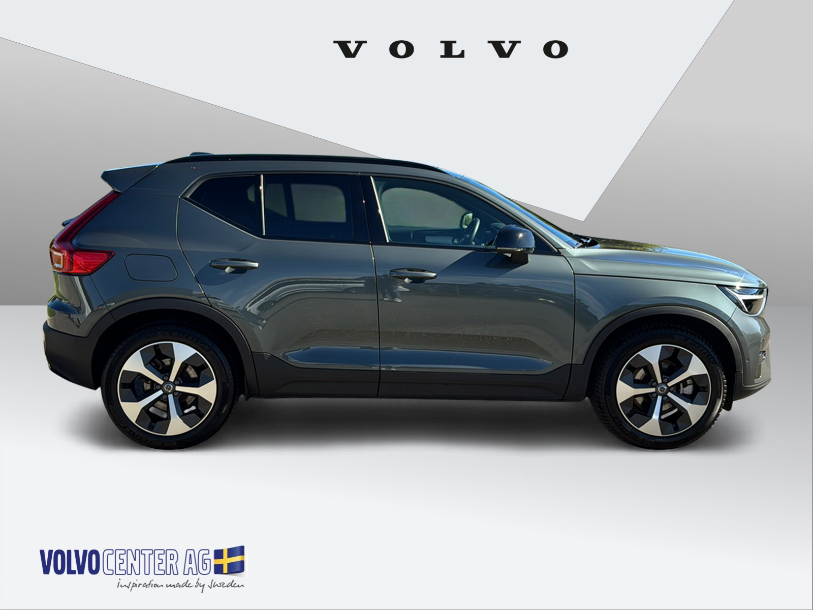 VOLVO XC40 2.0 B3 MH Plus Dark-image-4