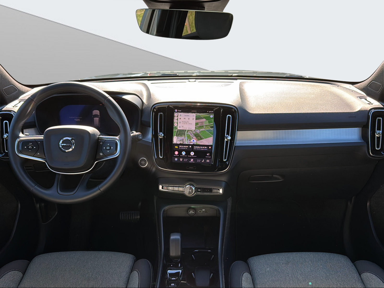 VOLVO XC40 2.0 B3 MH Plus Dark-image-11