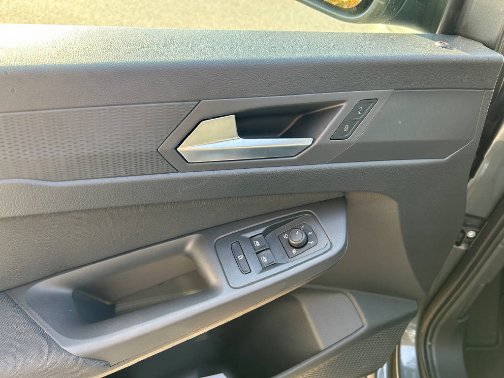 FORD TOURNEO Connect 2.0 EcoBlue 122 Titanium-image-13