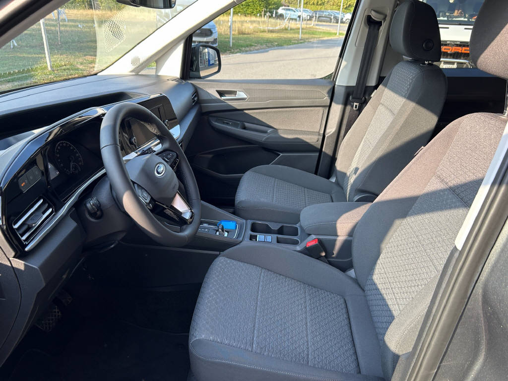 FORD TOURNEO Connect 2.0 EcoBlue 122 Titanium-image-6