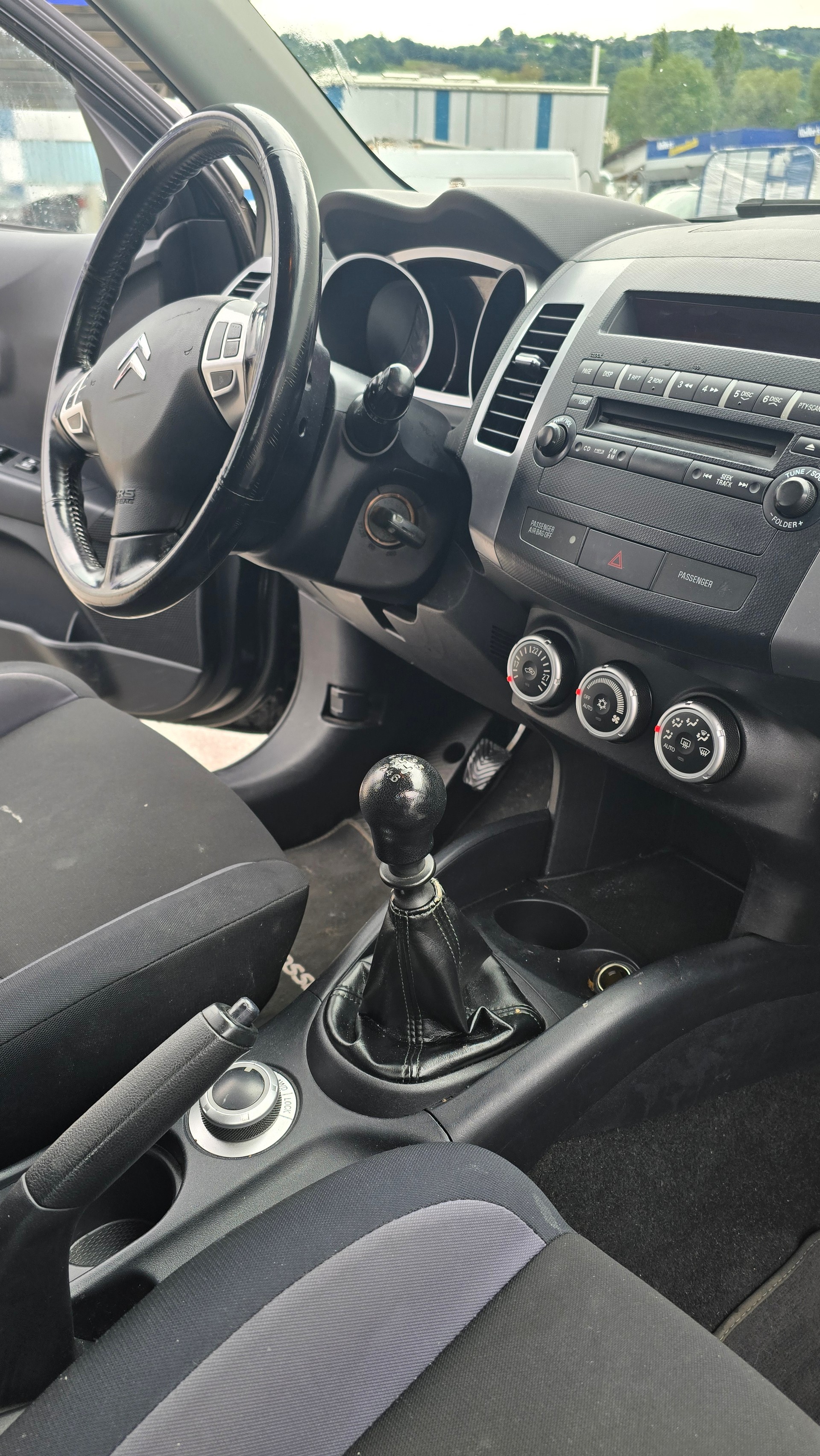 CITROEN C-Crosser 2.2 HDi Essentiel (X)-image-9