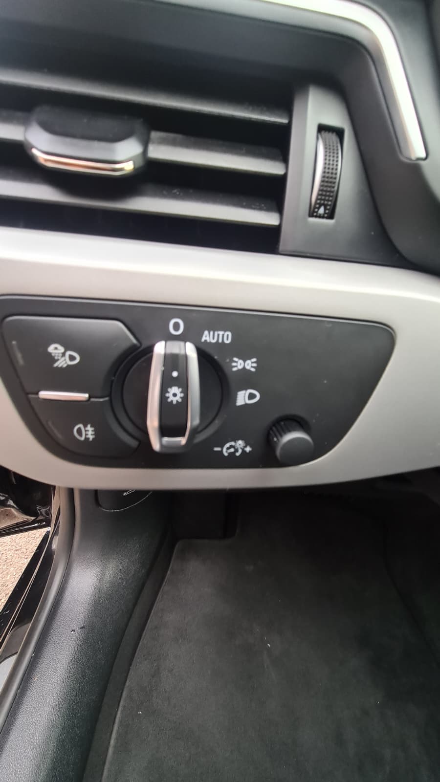 AUDI A5 Sportback 40 TDI Attraction quattro S-tronic ** Gr-Navi ** RF-Kamera ** Gratis Service bis 100'000km oder 10-Jahre **-image-9