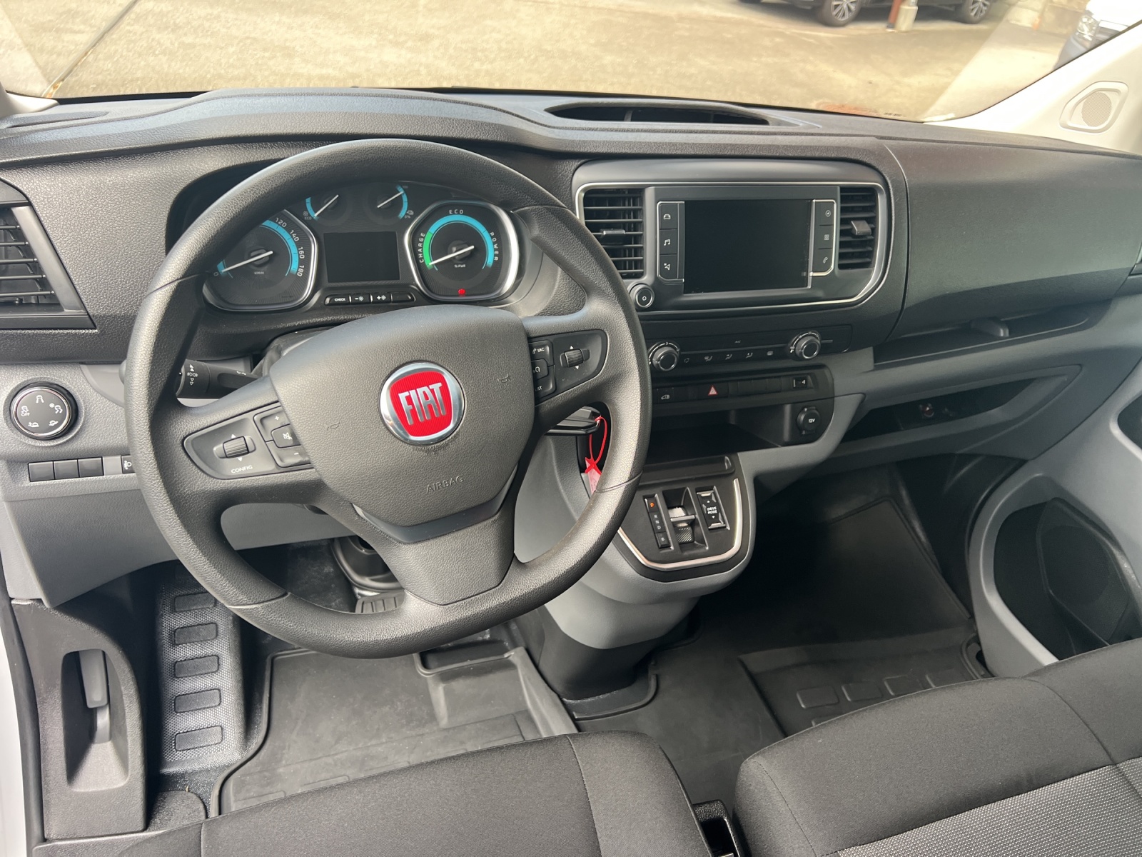 FIAT E-Scudo 50kWh L2 Base Worker-image-7
