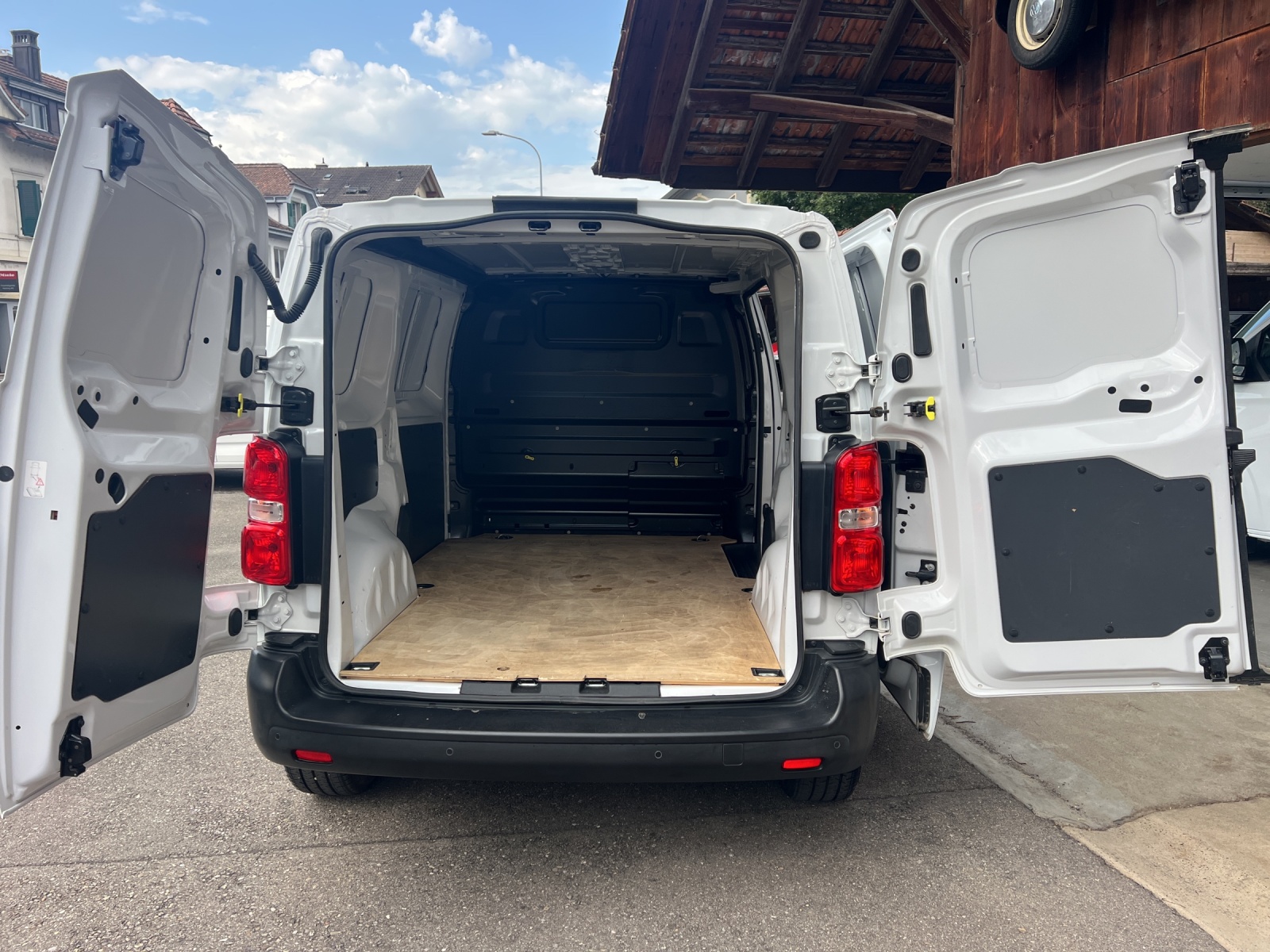 FIAT E-Scudo 50kWh L2 Base Worker-image-9