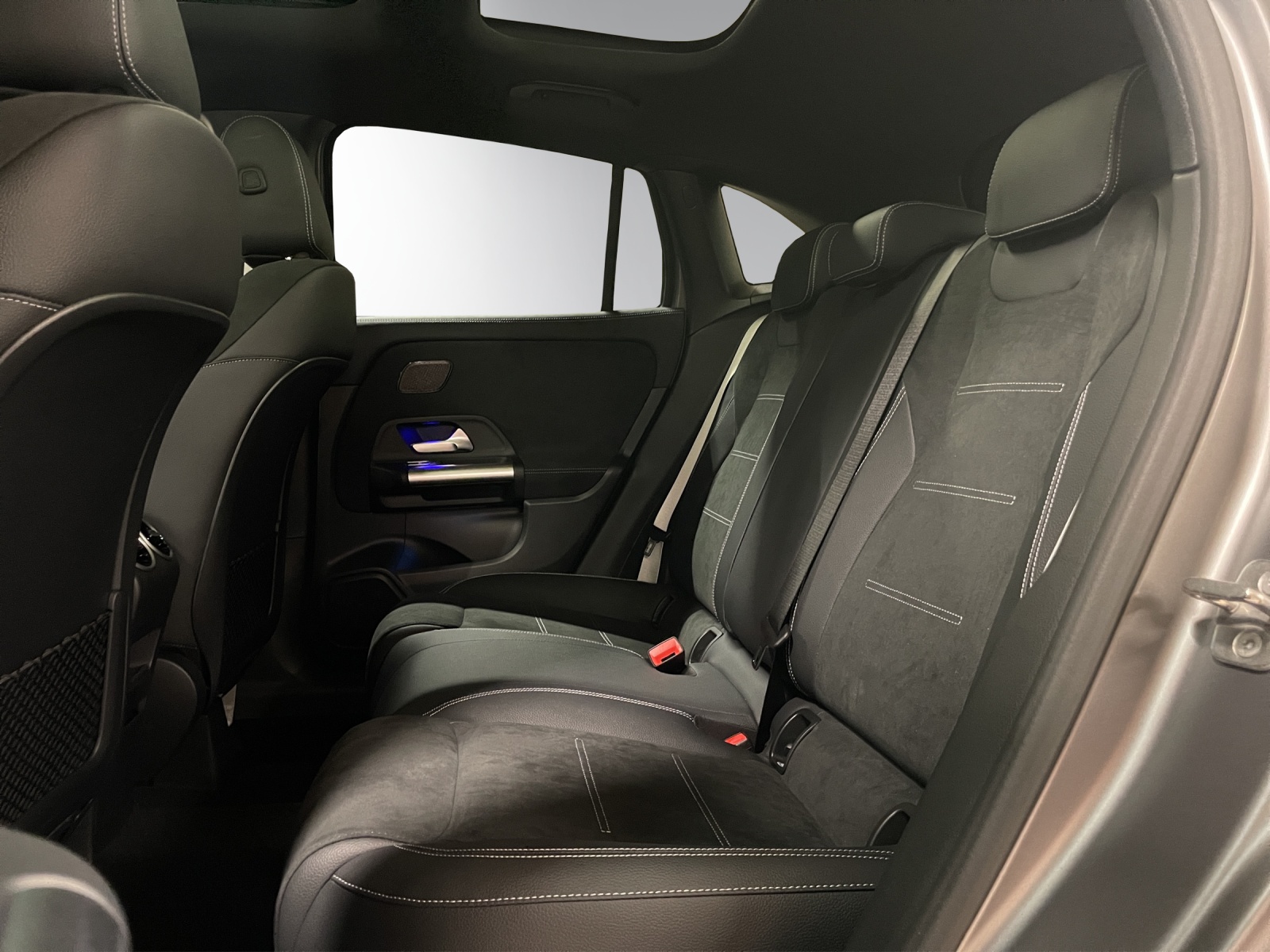 MERCEDES-BENZ GLA 250 4Matic 8G-DCT Swiss Star-image-10