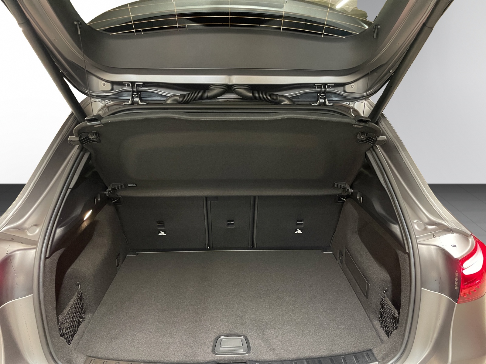 MERCEDES-BENZ GLA 250 4Matic 8G-DCT Swiss Star-image-5