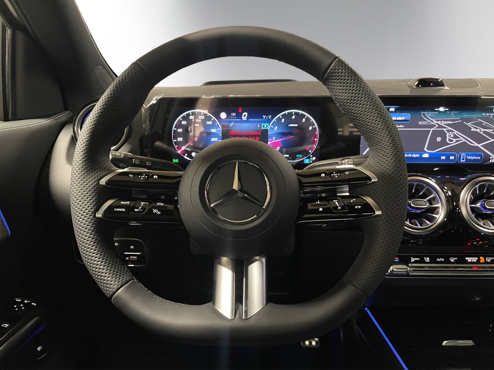 MERCEDES-BENZ GLA 250 4Matic 8G-DCT Swiss Star-image-13