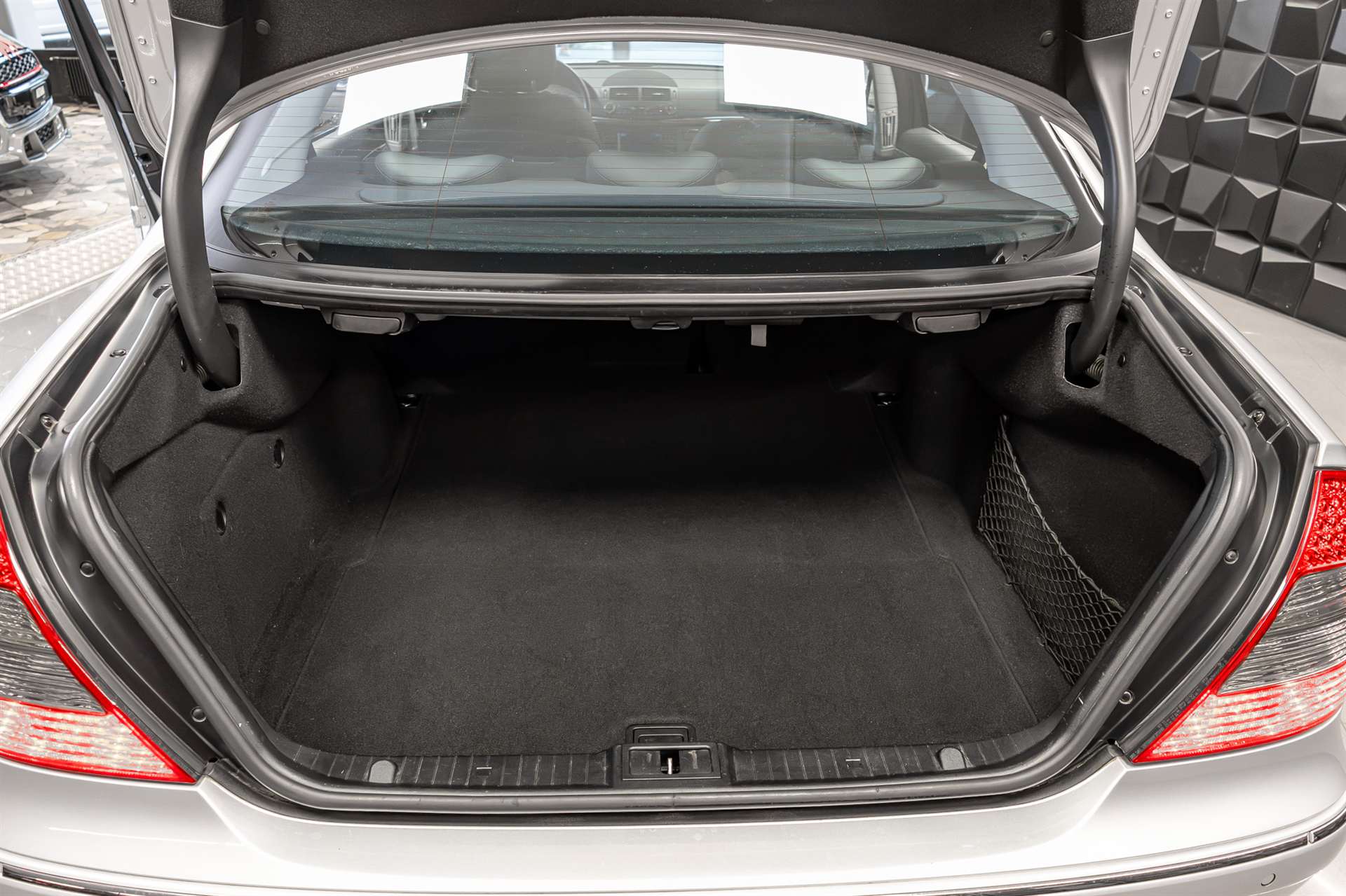MERCEDES-BENZ E 350 CGI Avantgarde 7G-Tronic-image-26