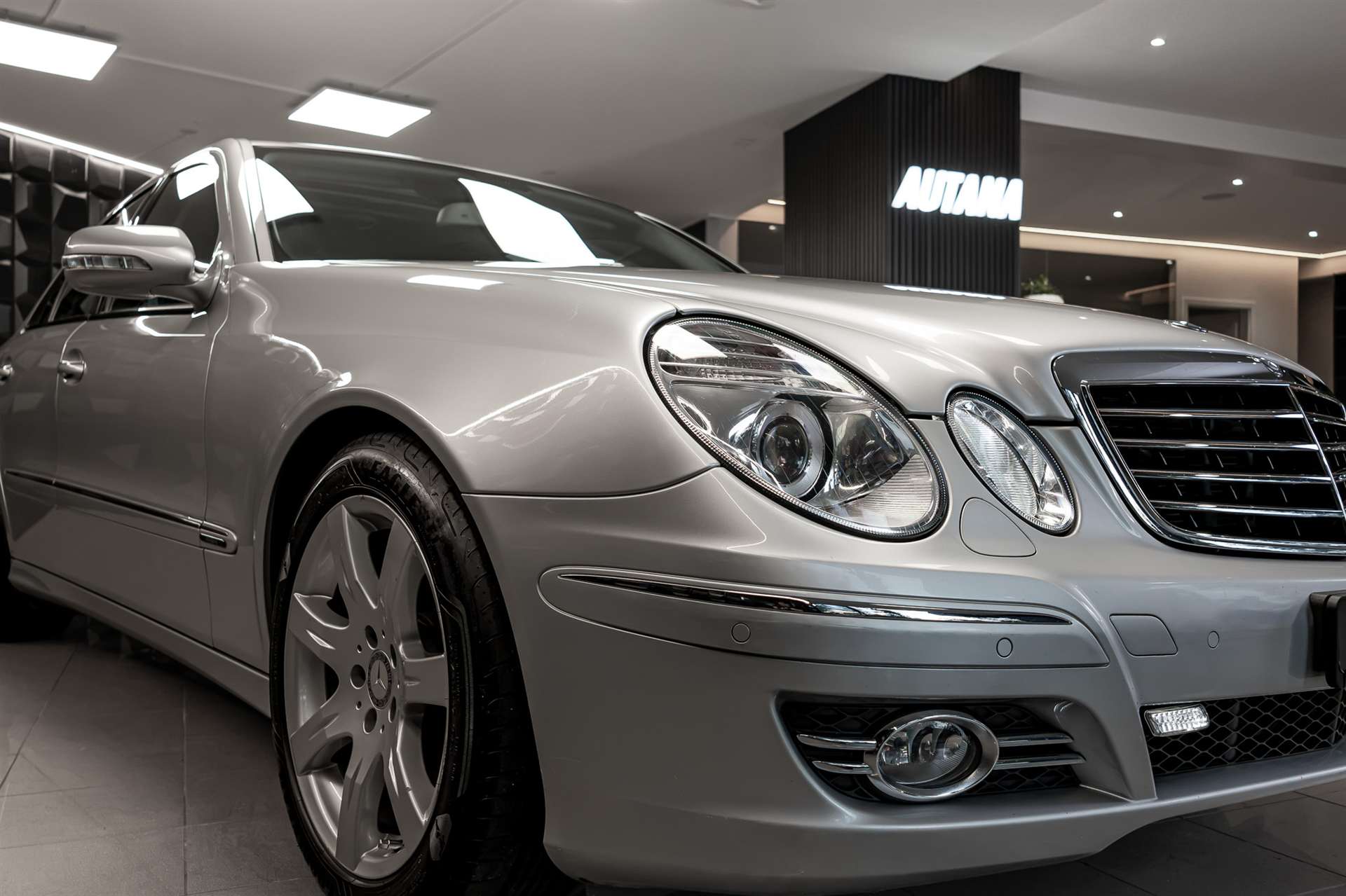 MERCEDES-BENZ E 350 CGI Avantgarde 7G-Tronic-image-29