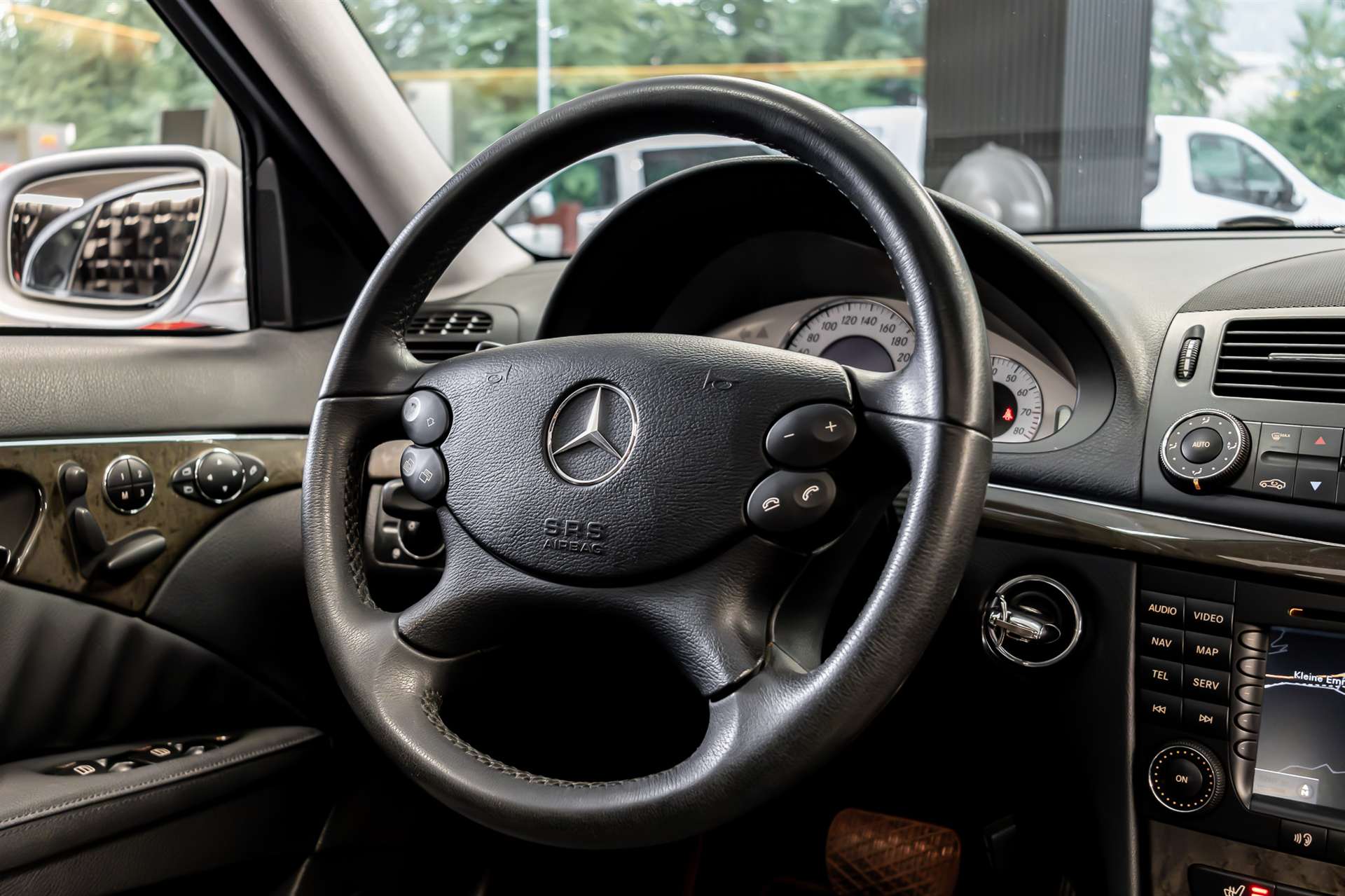 MERCEDES-BENZ E 350 CGI Avantgarde 7G-Tronic-image-7
