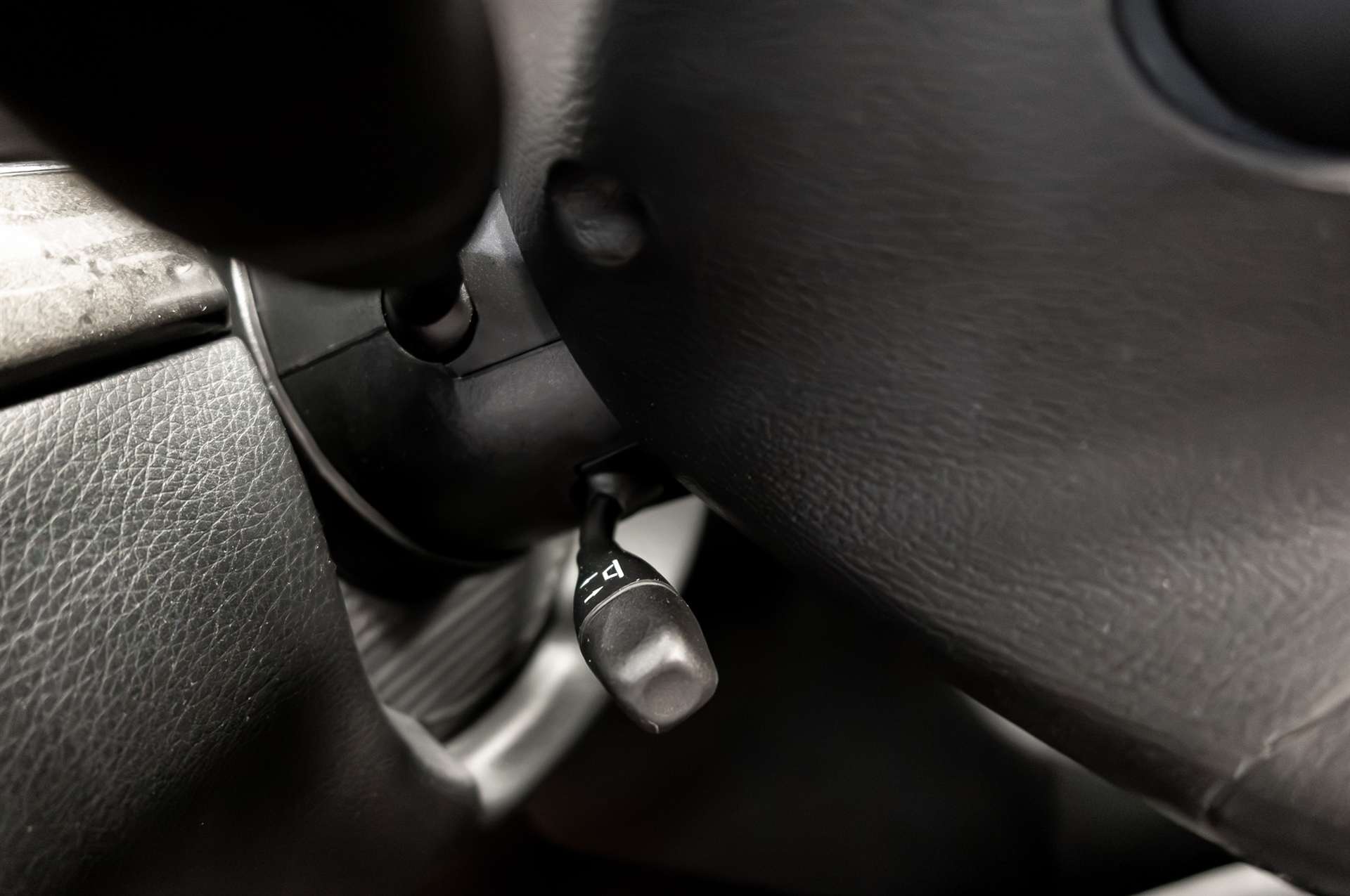 MERCEDES-BENZ E 350 CGI Avantgarde 7G-Tronic-image-10